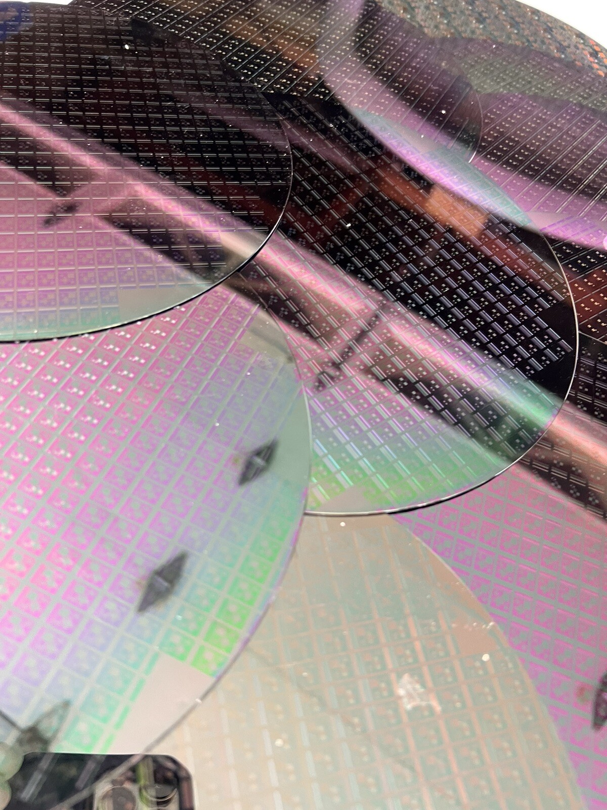 200 MM 8″ Thin 300um Thick PATTERNED SILICON WAFERS, LOT OF 50