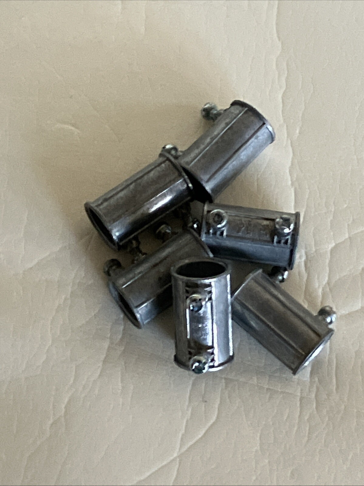 6 Count Halex 1/2″ EMT Set Screw Coupling Zinc (Model # 23220) FREE SHIP!