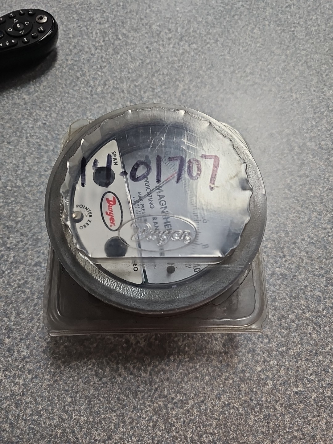 DWYER 605-500PA / 605500PA (BRAND NEW)