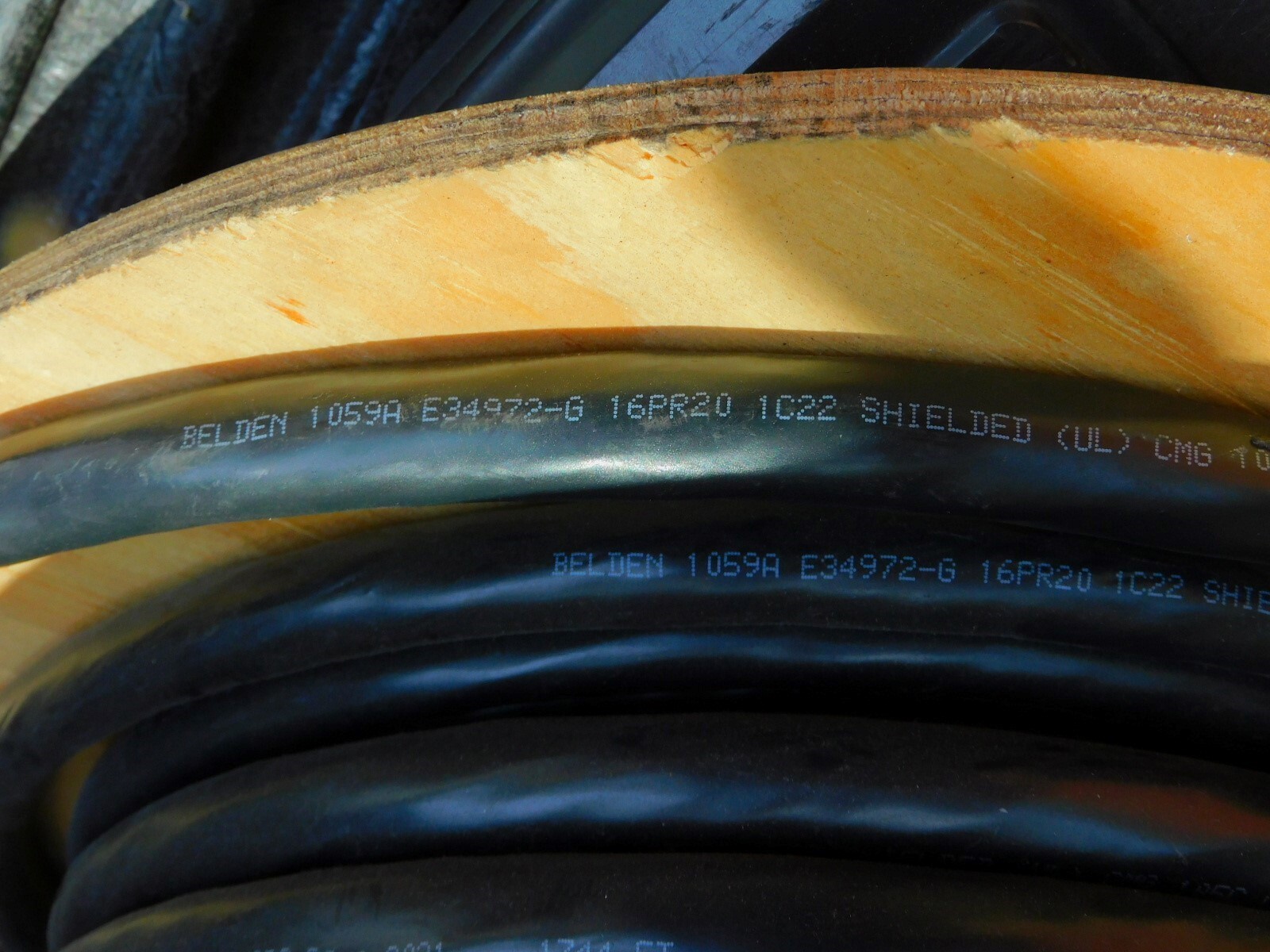 Belden 1059A 16 Pairs 20 + 1/C 22 AWG Shielded, PLTC-ER Black PVC Jacket 75ft