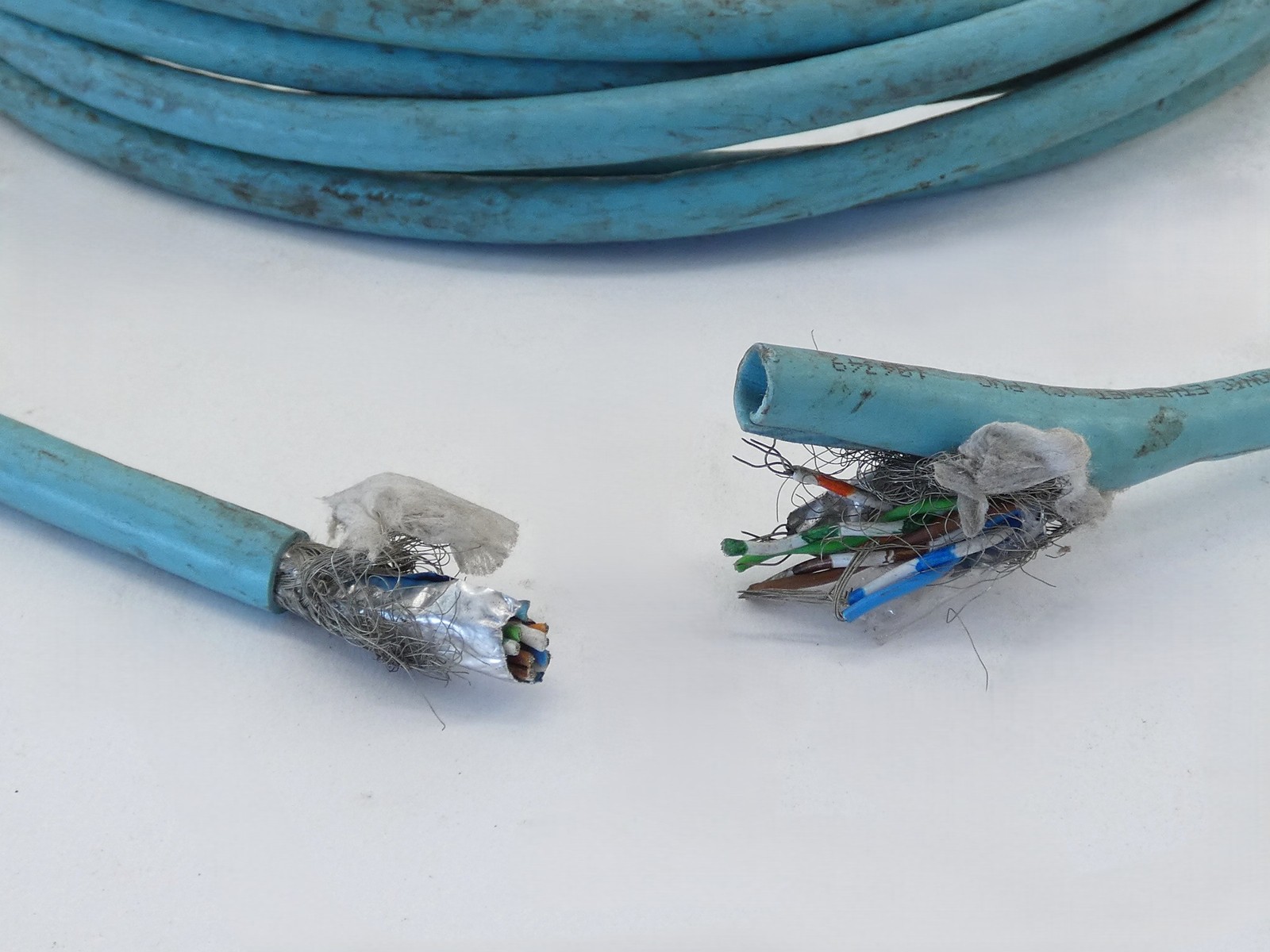 Lutze Electronic E336436 Cat5e Ethernet Cable 600V
