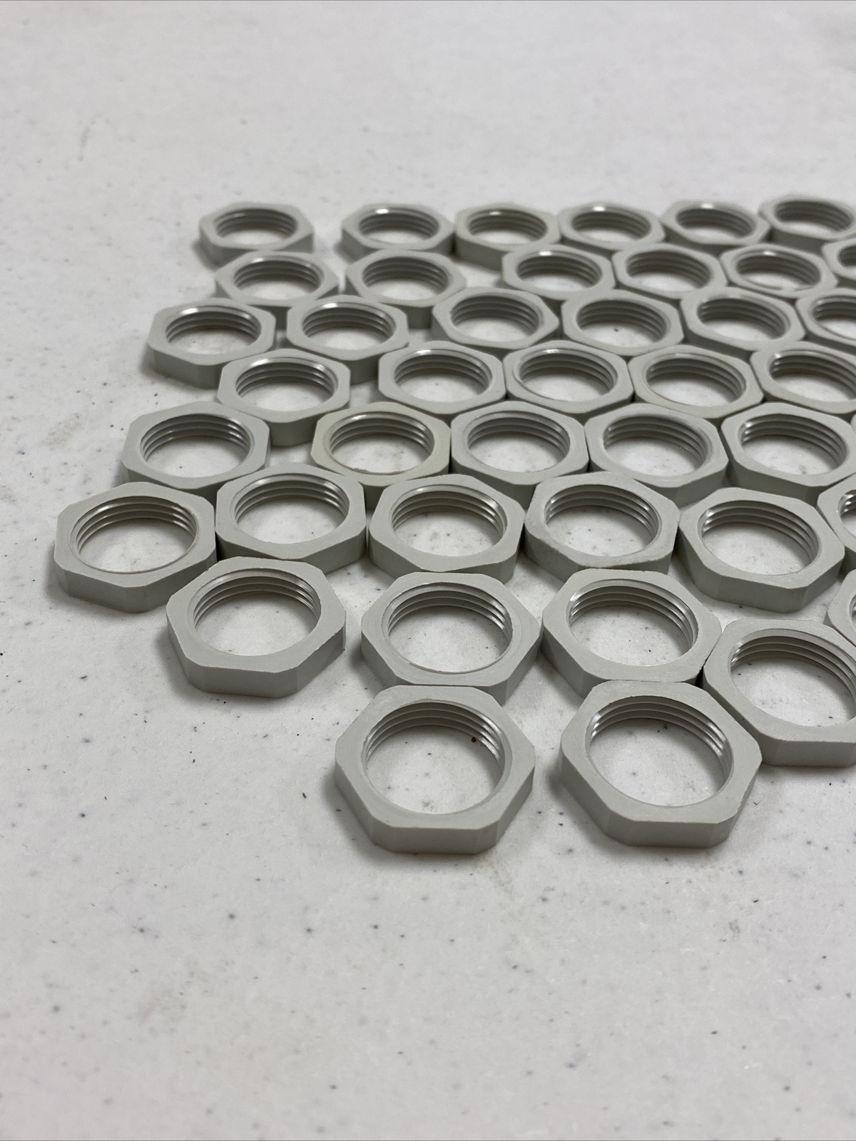New Lot Of (50) Altech Corp. Schlemmer 7211981 Gegenmutter M20 Locknut Hellgrau