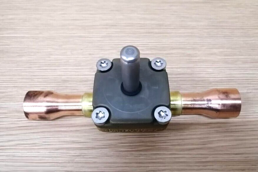 1PC- Danfoss 032L1244 Solenoid valve, EVR 20, Solder, ODF, 1 1/8 in-Brand New