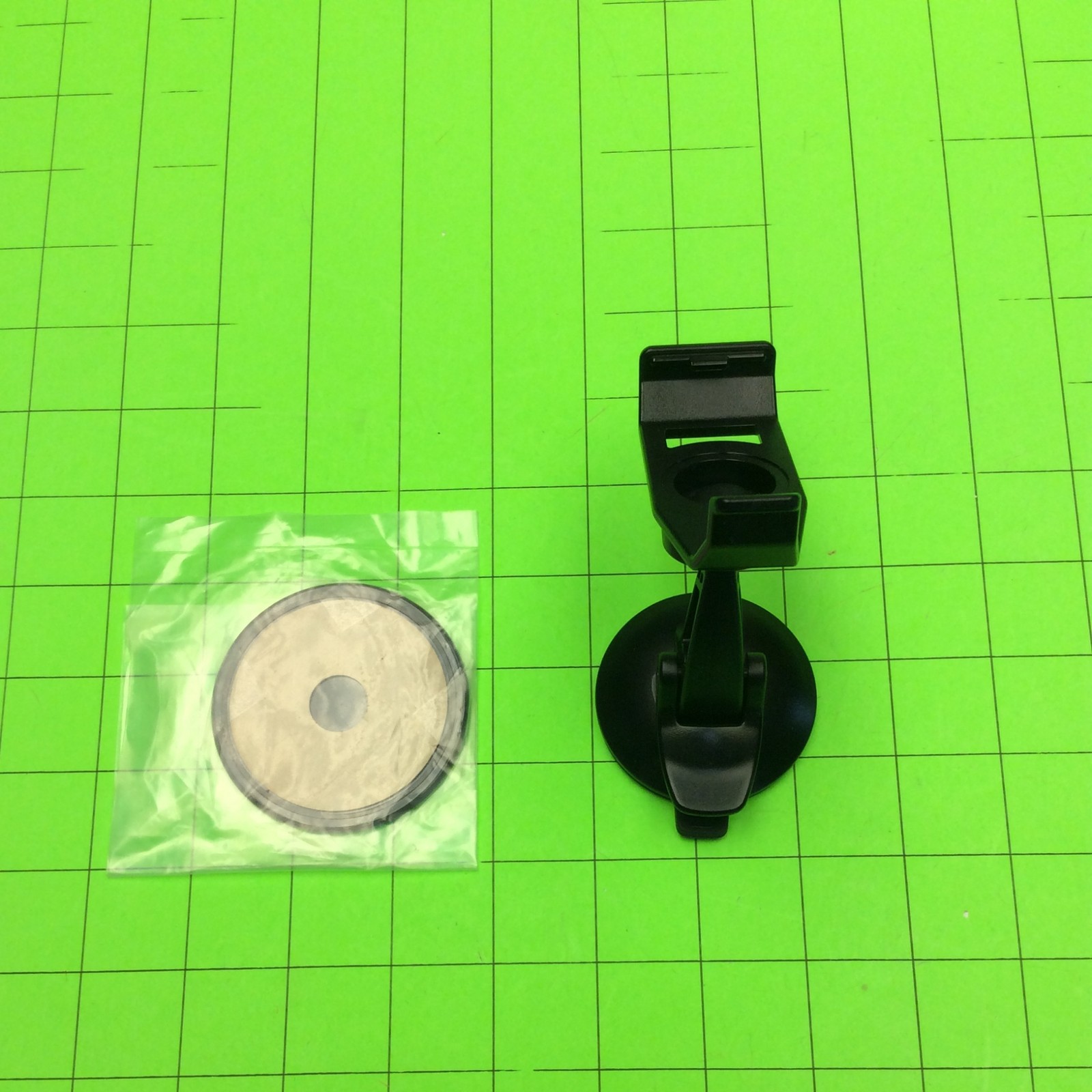 Nuvi 255W GPS Suction Mount Part Garmin