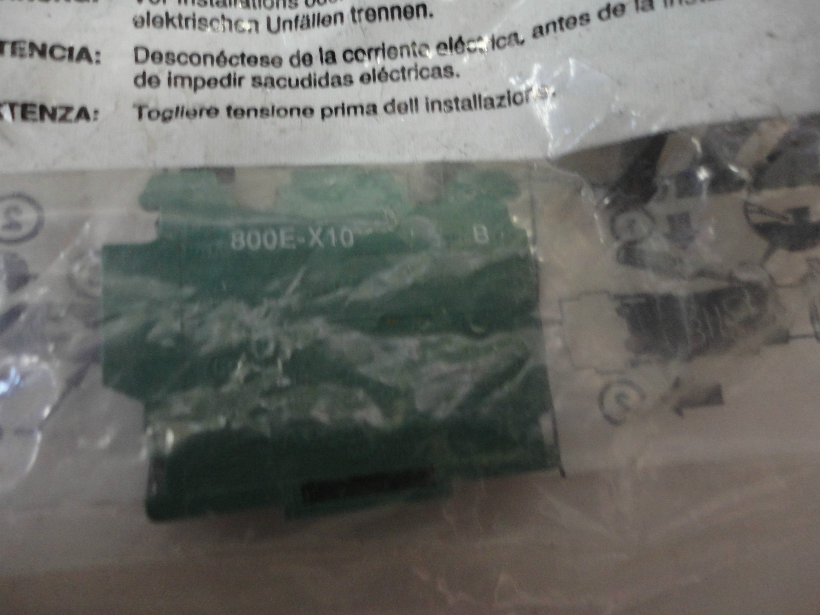 New, Free Ship, Allen Bradley 800E-XL20 Ser C Contact Cartridge With Latch