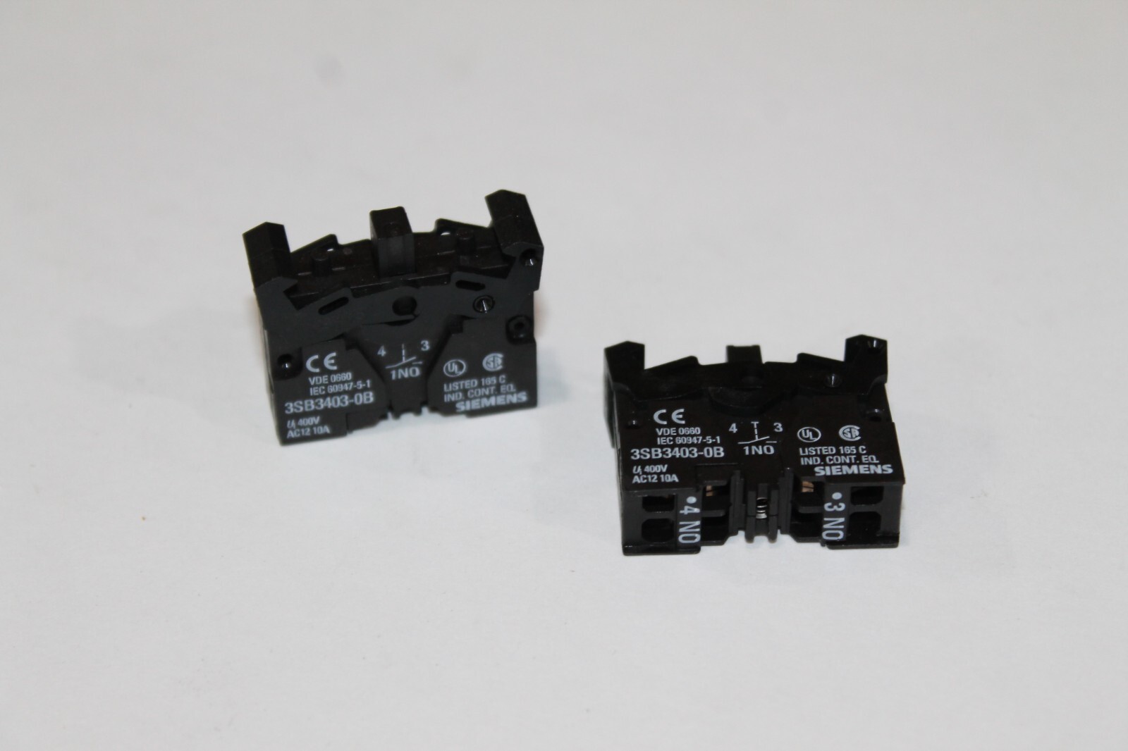 Siemens 3SB3 403-0B, Contact Block, Spring-Loaded Terminal