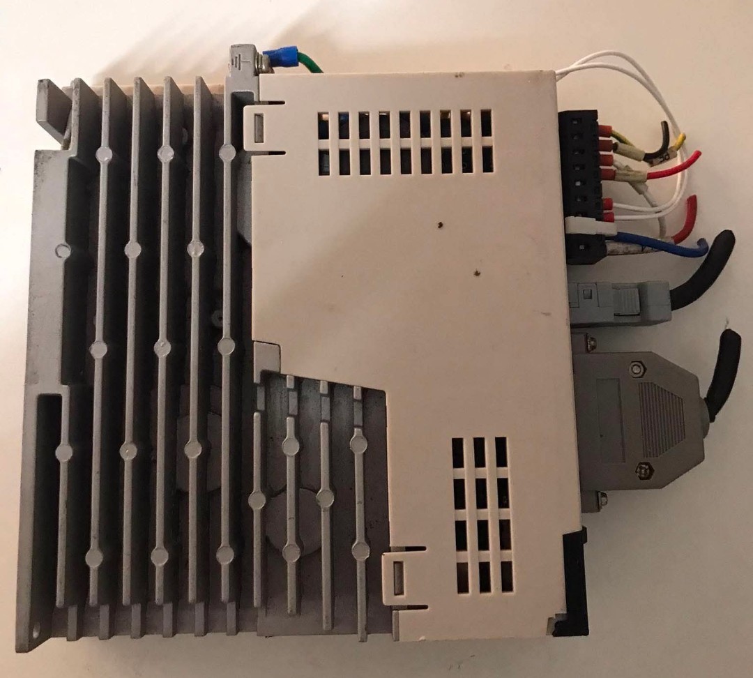 YAKOTEC ES3-04BAI AC Servo Driver IN:1PH OUT:3PH 220V 0.40KW FREE SHIPPING DHL