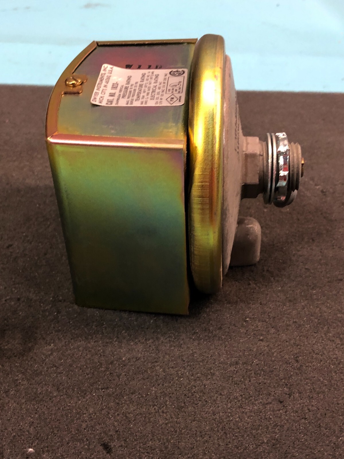 2 Dwyer 1823-2 Low Differential Pressure Switch, 171635