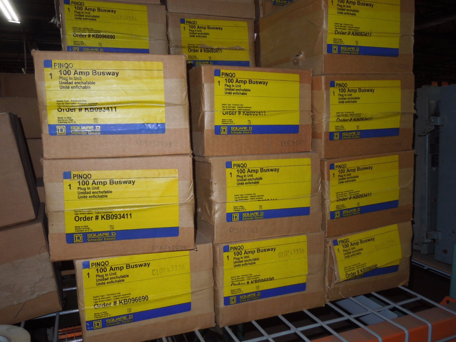 Sq D PINQO 70A Max 3ph 4W Breaker Enclosure for 100 Amp Busway Plug In Unit New