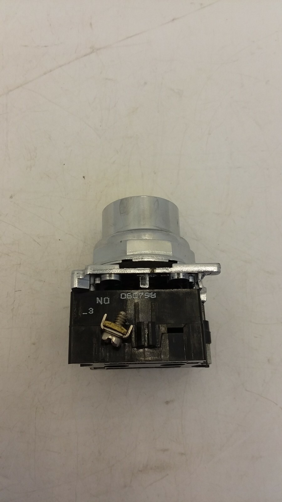 CUTLER HAMMER 10250T30Y PUSHBUTTON 30.5 MM 1 NO / 1 NC YELLOW NON ILLUMINATE NNB