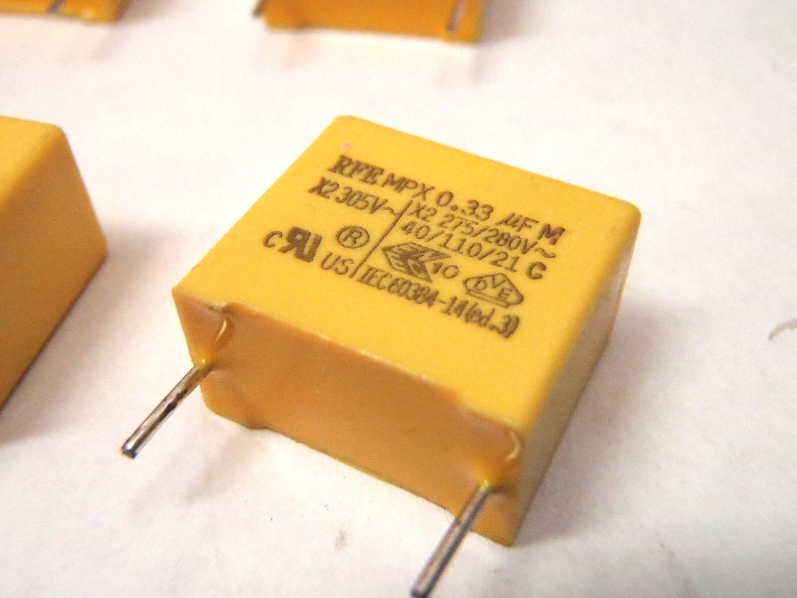 RFE MPX334M305VAC150B060S MPX 0.33 Capacitor X2 275/280V~ 40/110/21 C, X2 305V