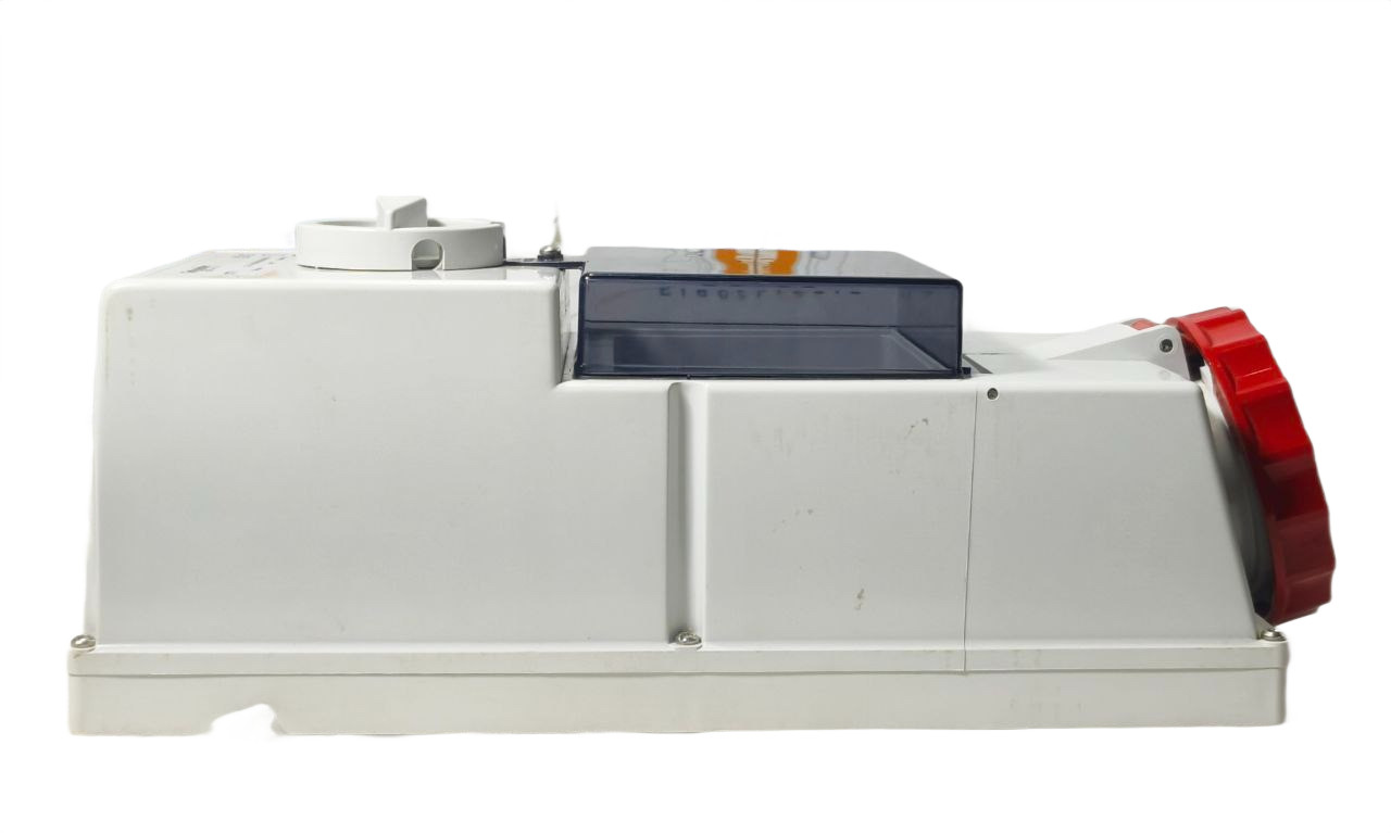 SCHNEIDER ELECTRIC 82771 INTERLOCKED SOCKET 32A 5P 415V IP65 WITH DIN RAIL