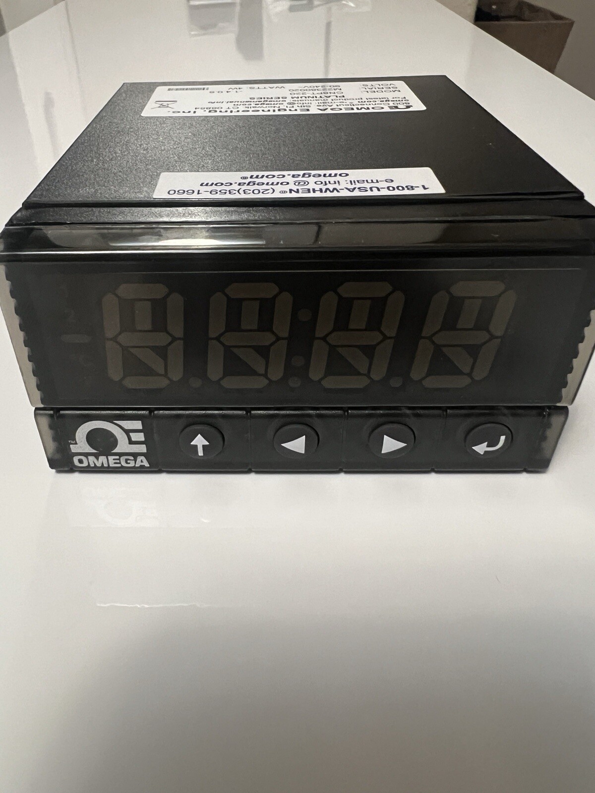 1/8 DIN Platinum Series Versatile High Performance PID Controllers CN8PT-220