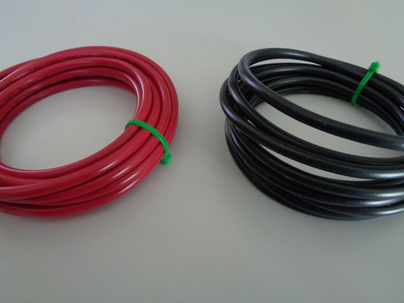 25 ft -Southwire E51583 Wire,10AWG 600V Red,Black (25 ft each Color) NEW