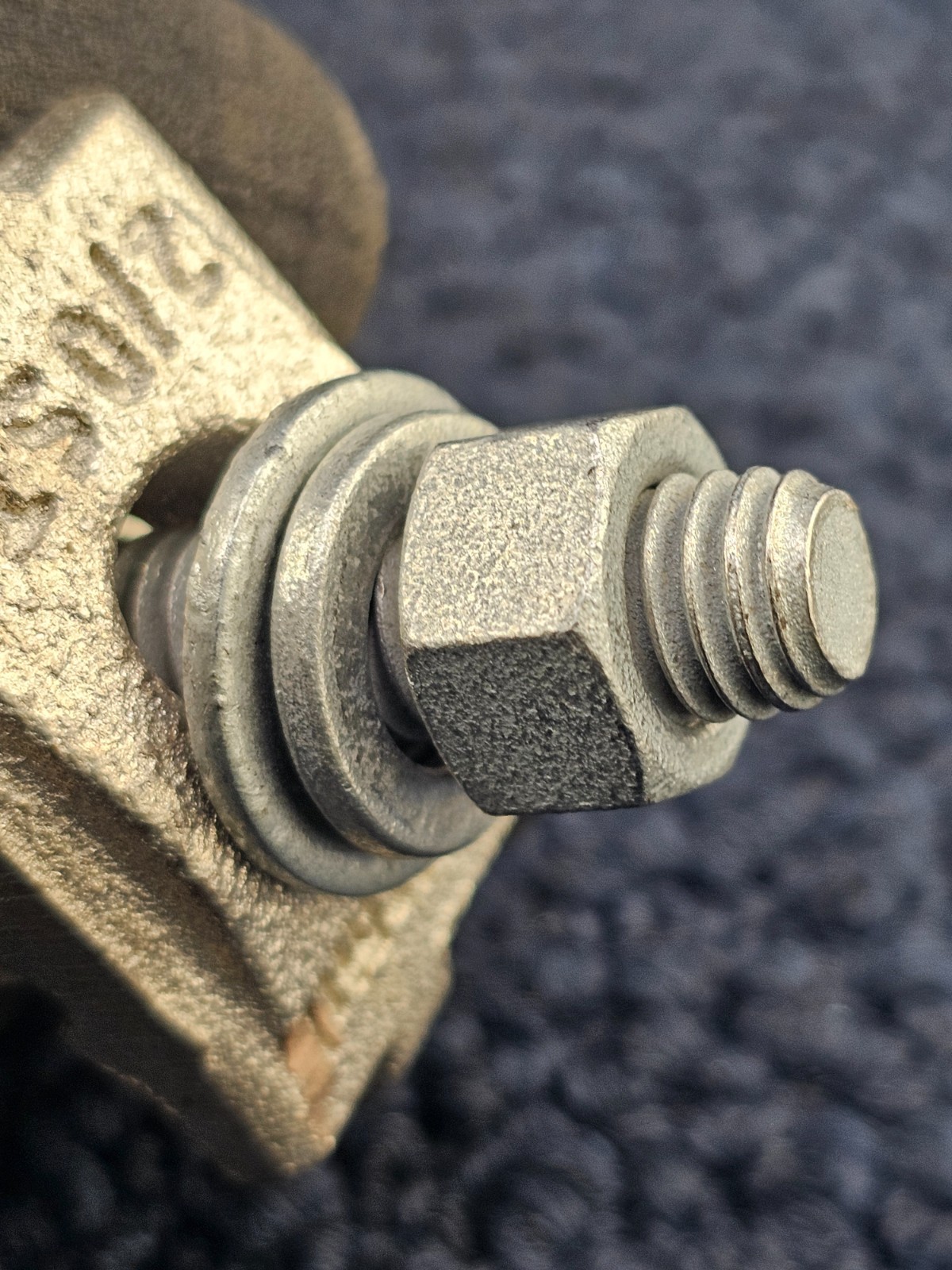 Burndy GC2929CT: 2/0 AWG to 250 KCMIL Str, Cable Tray Grounding Clamp