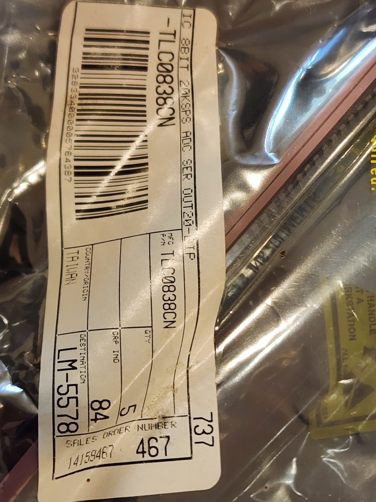 Texas Instruments TLC0838CN 8 Bit Analog To Digital Convertor. 80pcs. #424
