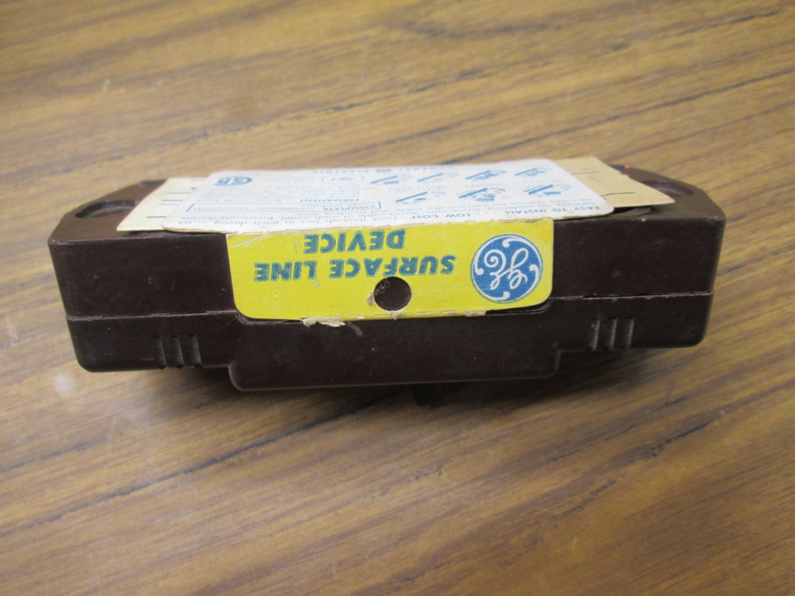GE Brown Surface Wiring Mount 3 Way Switch GE7513-1