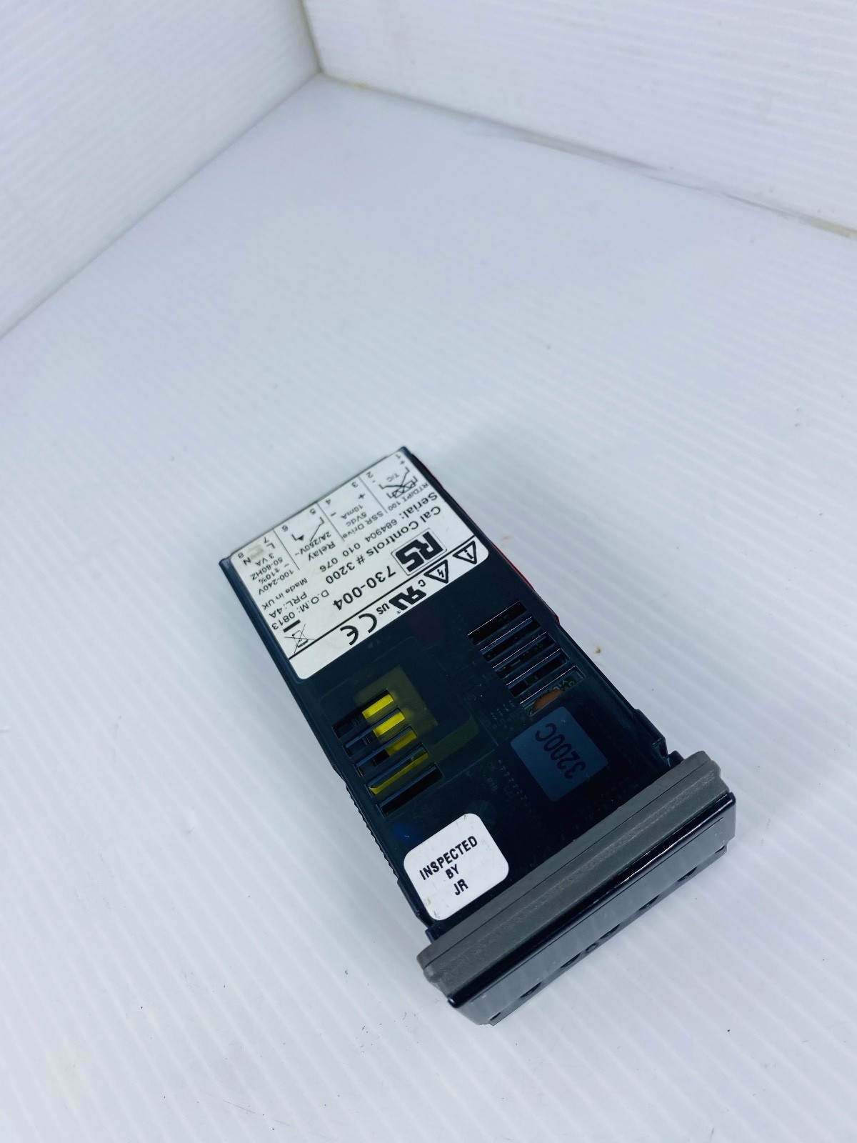 CAL Controls Model 3200 730-004 temperature controller