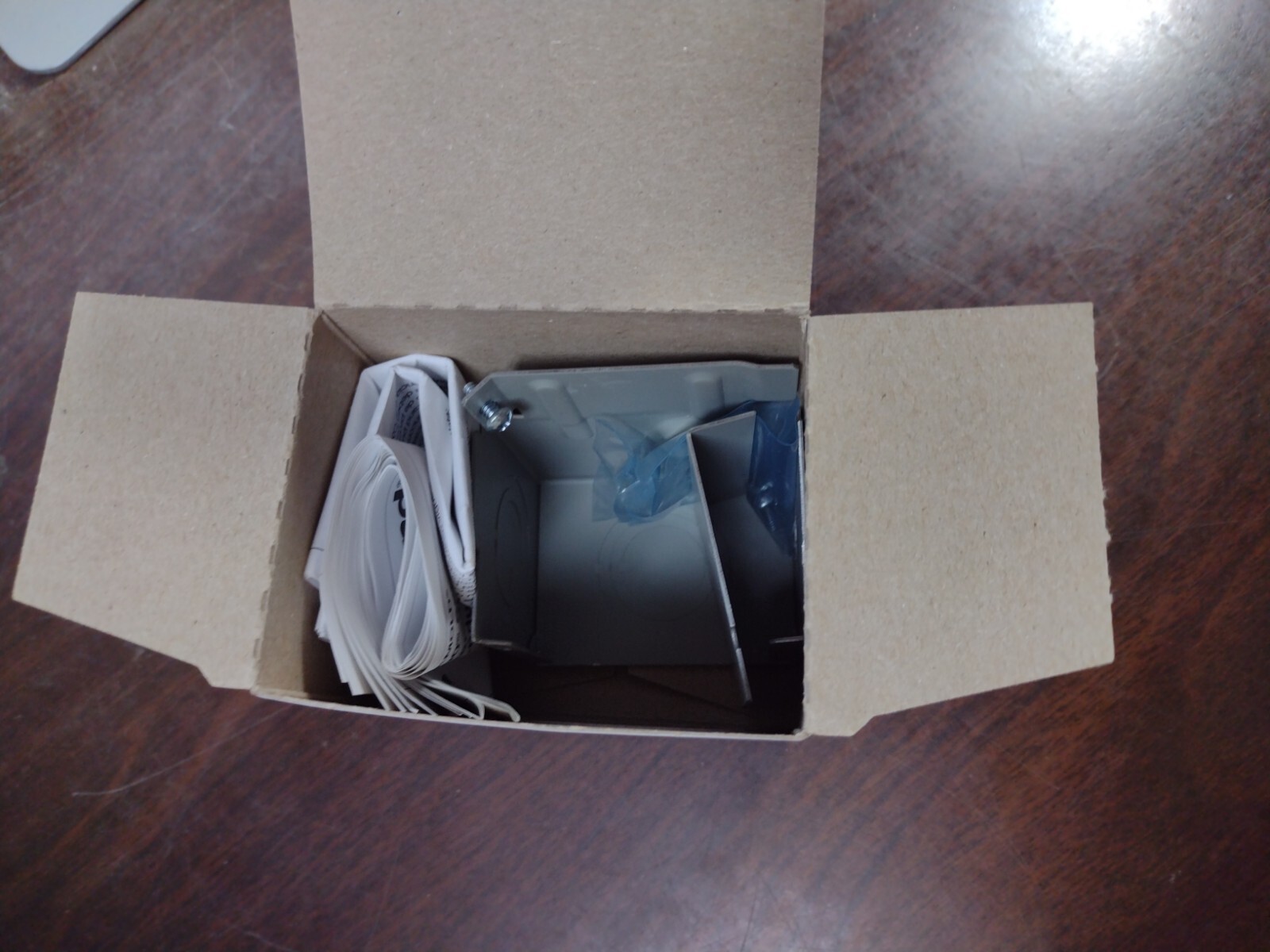 WIREMOLD G3010C ENTRANCE END FITTINGS FOR 3000 SERIES RACEWAY GRAY NEW BOX OF 10
