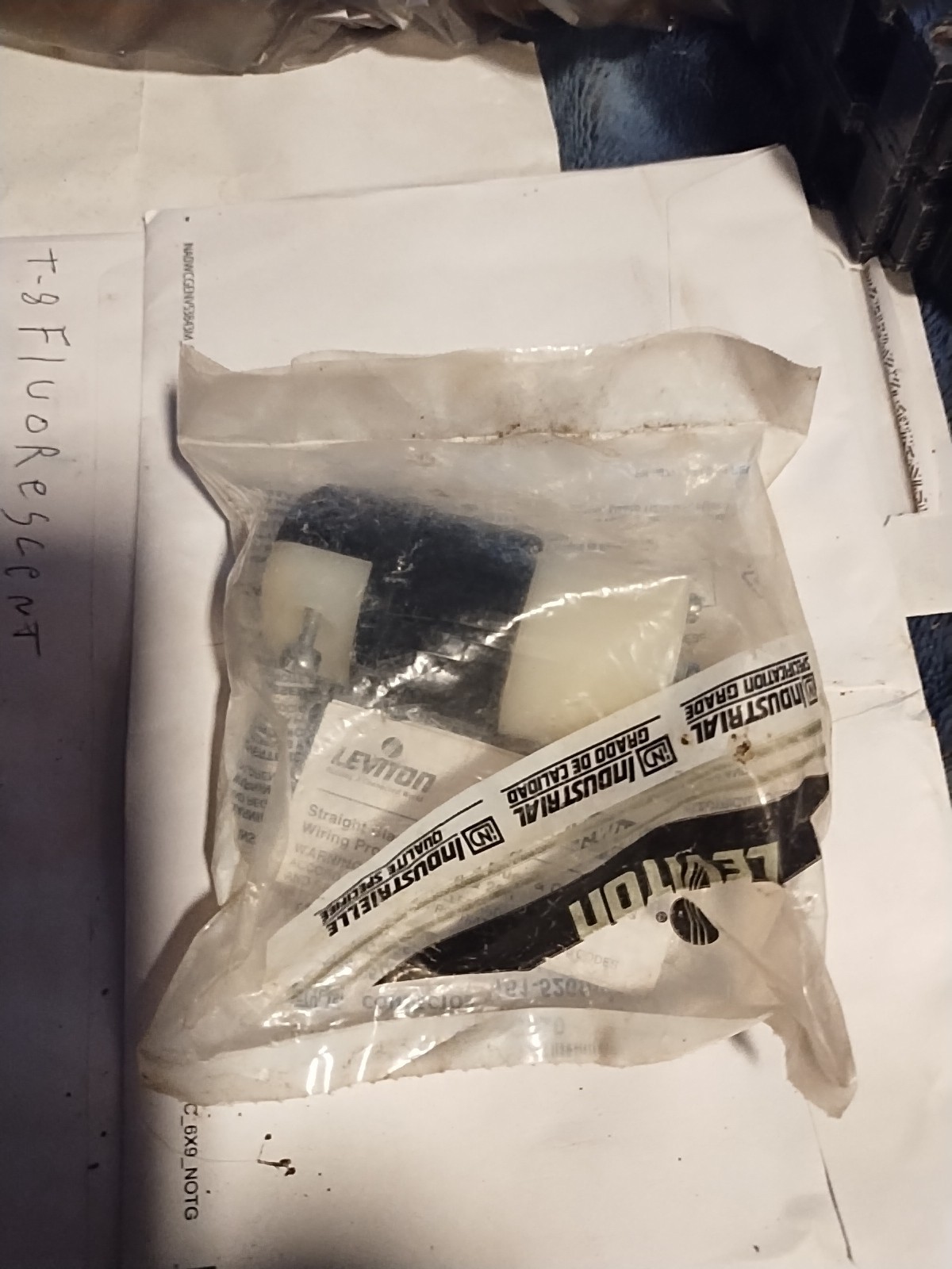 Leviton 5269-C, 125 VAC, 15A, 2-P, 3-W, 5-15R, Straight Blade Connector, 1 pc