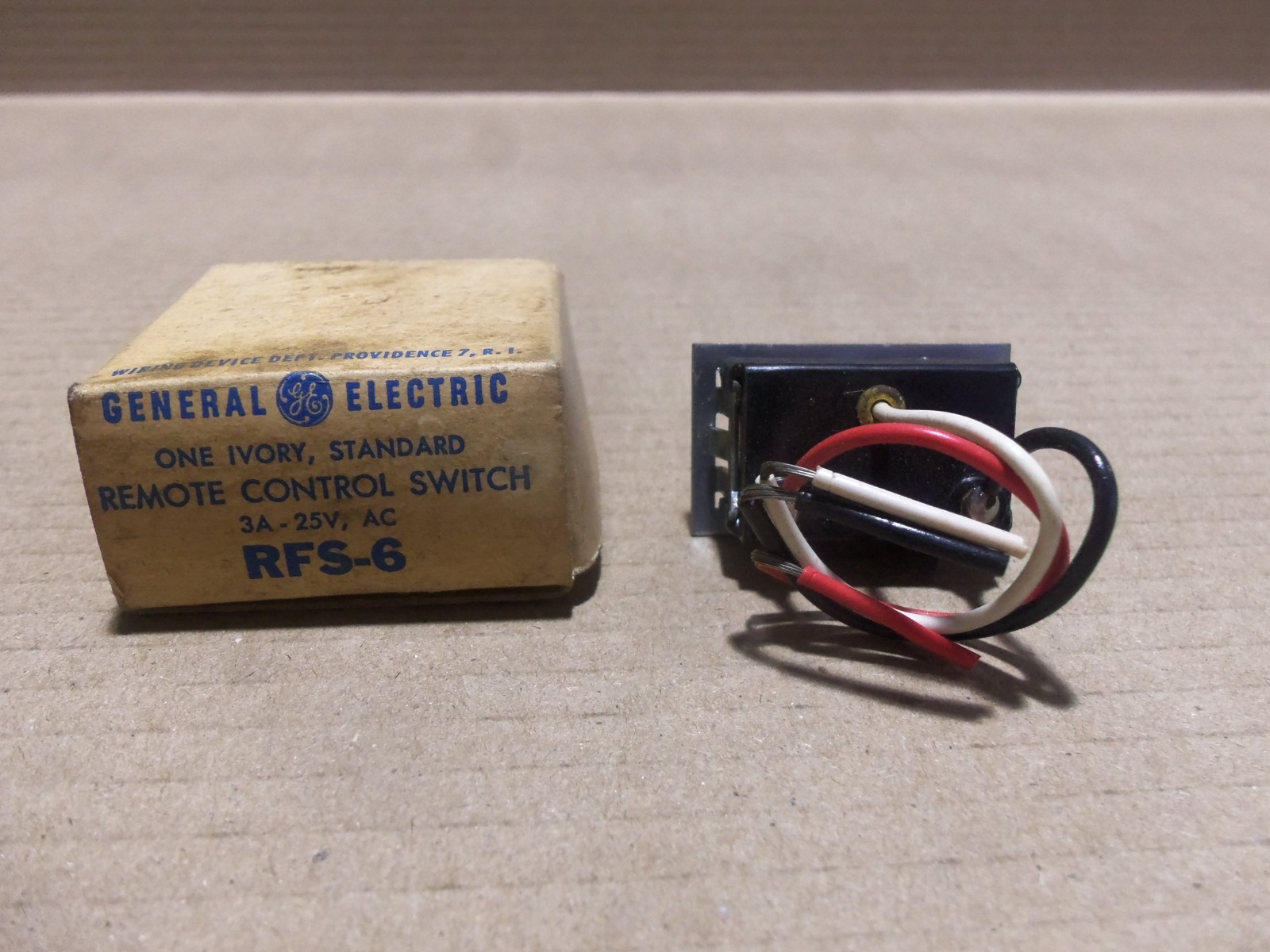 GE RFS-6 One Ivory Standard Remote Control Switch 3A-25Vac AK
