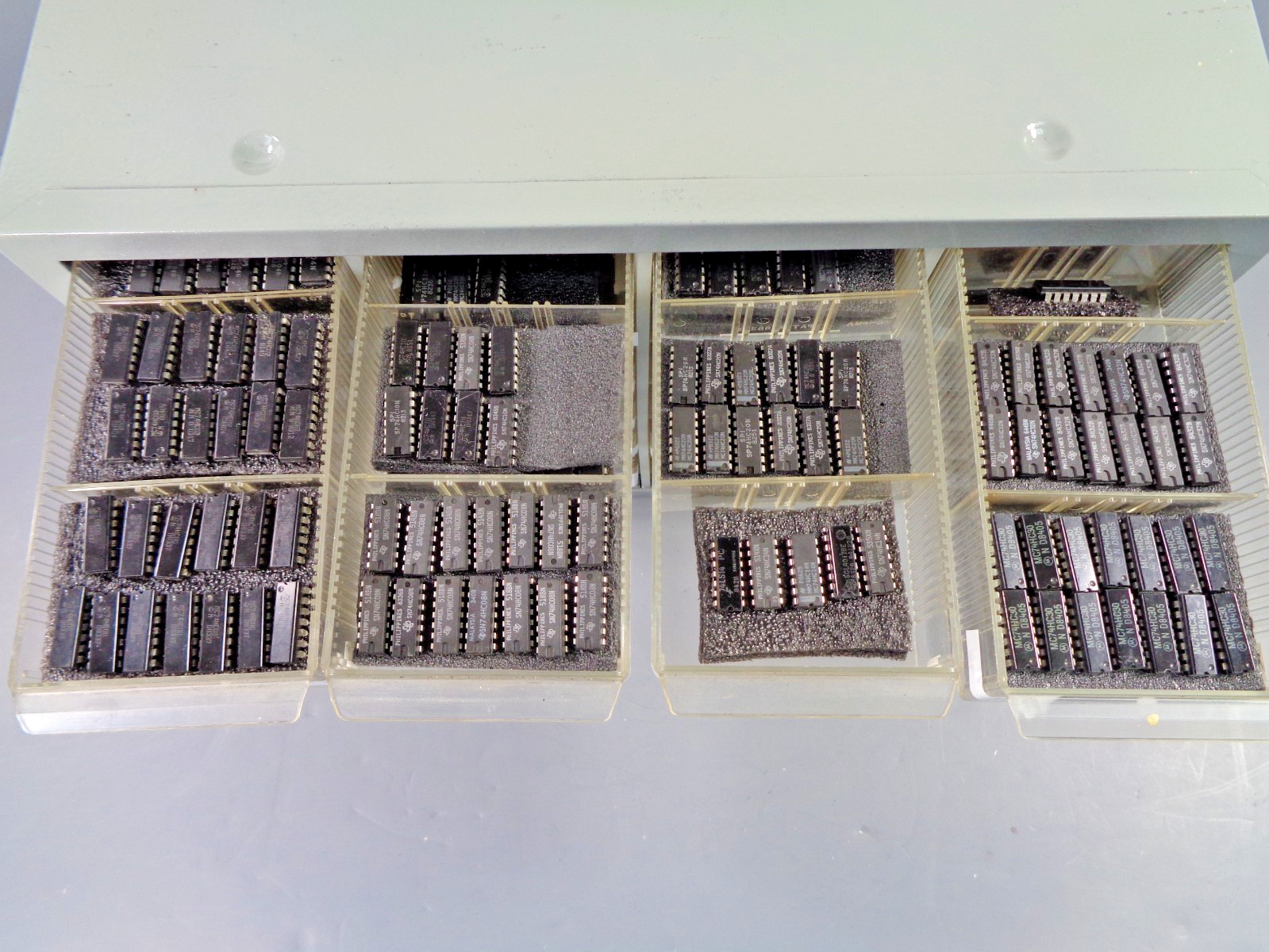 74HC series IC’s with bin, & IC Sockets, Vintage Assorted,