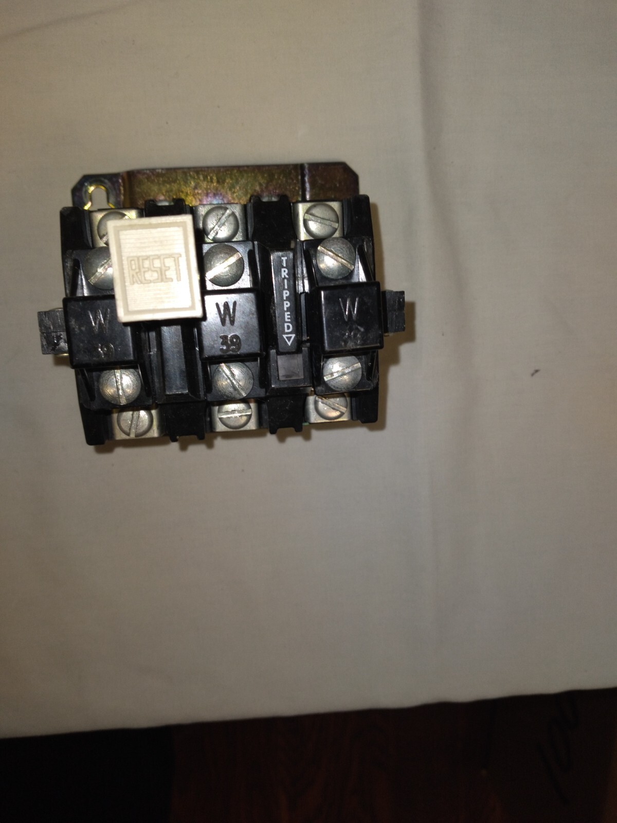 ALLEN BRADLEY 592-B0V16 B NEMA A600 VOLTS AC 120-600 W39