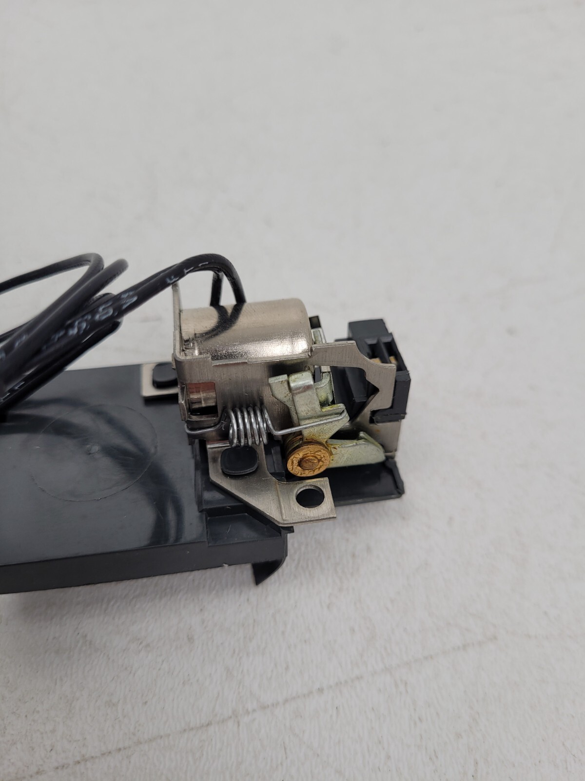 SAST1 GE Shunt Trip 120VAC 125 VDC – Next Day Option