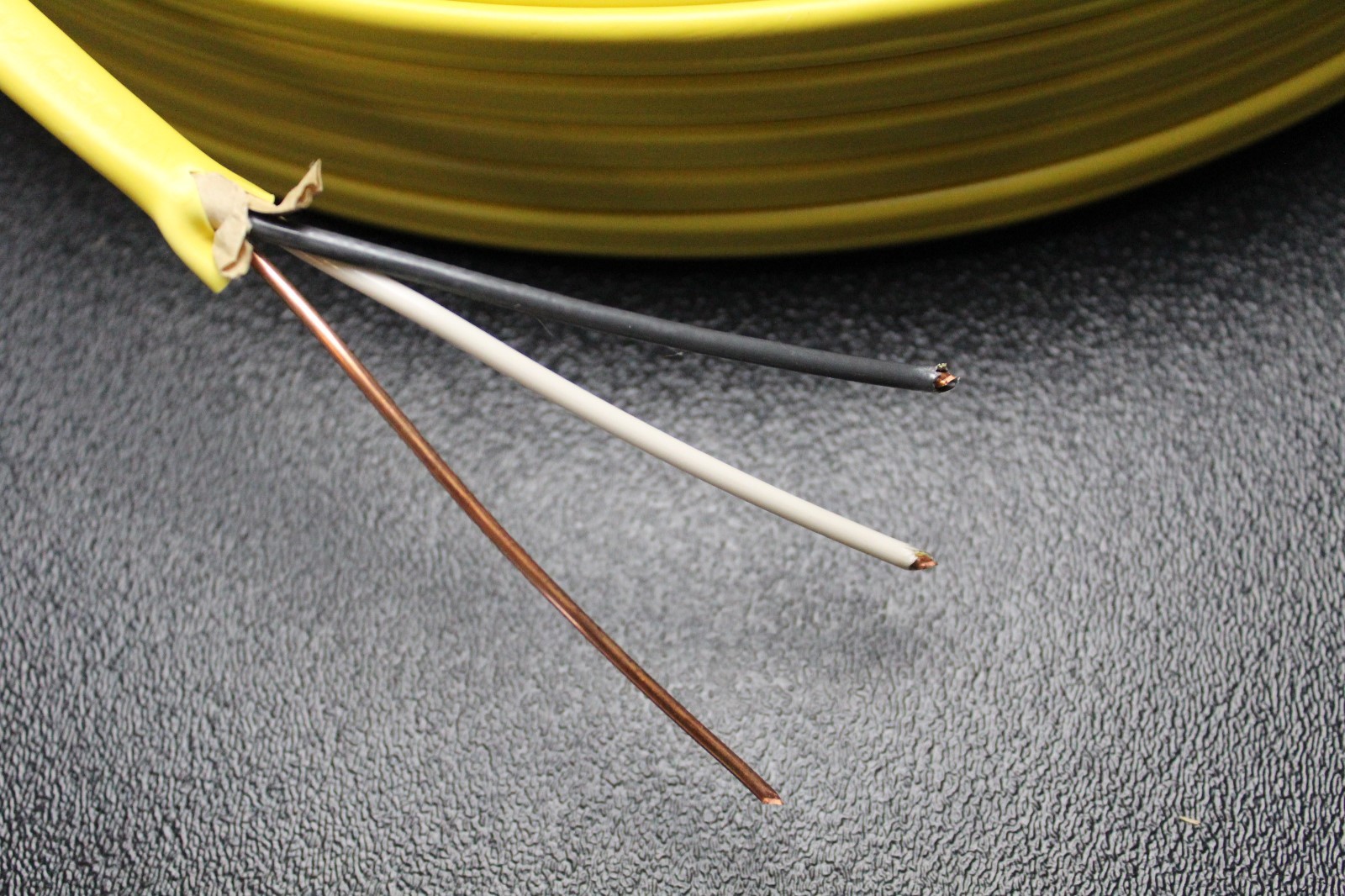 12/2 SOUTHWIRE SIMPULL ROMEX 5 FT COPPER INDOOR HOME WIRE WIRING GROUND POWER
