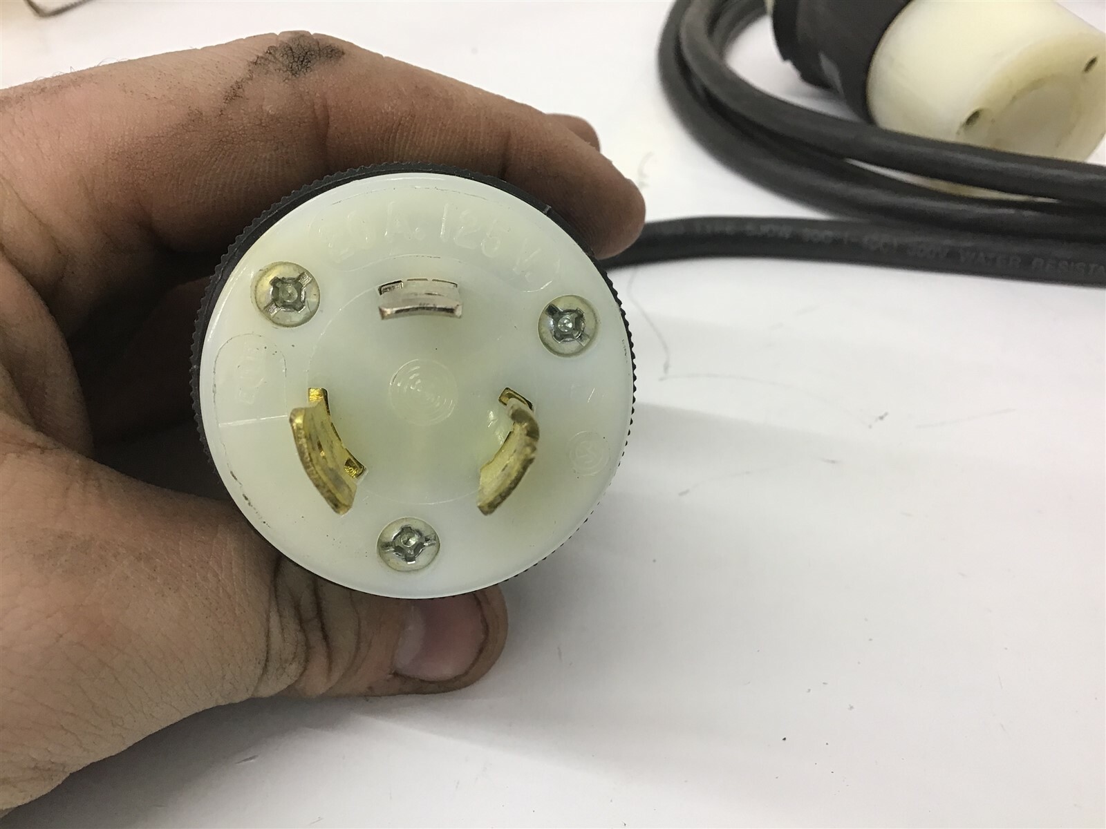 Hubbell 20A 125V Plug and Receptacle On 10′ Of Essex Royal 16/3 SJOW