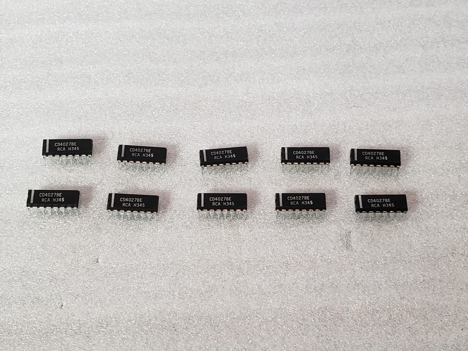 10pcs CD4027BE CD4027 Integrated Circuit IC DIP-16