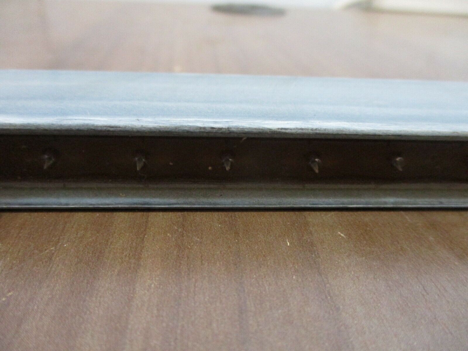 Simco Static Neutralizing Bar R51A UB. 8kV AC Length: 21″ Used