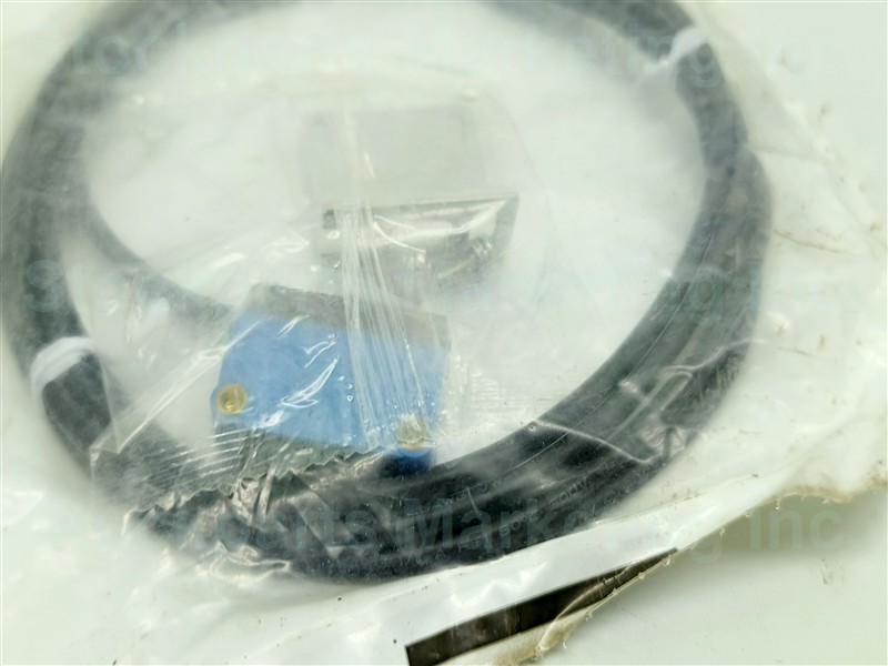 Lot 2pcs. Sick GL6-P1112S84 1094532 Photoelectric Switch Sensor NNB