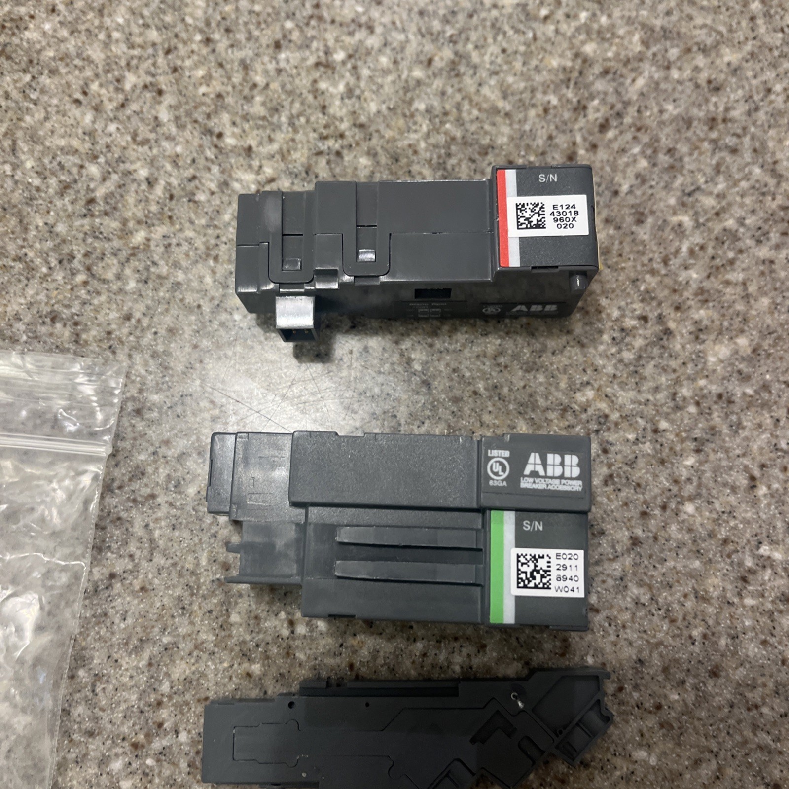 ABB Ekip Com Modbus RTU + Ekip Supply 110–240V + 3x Plug Modules – Emax/Tmax
