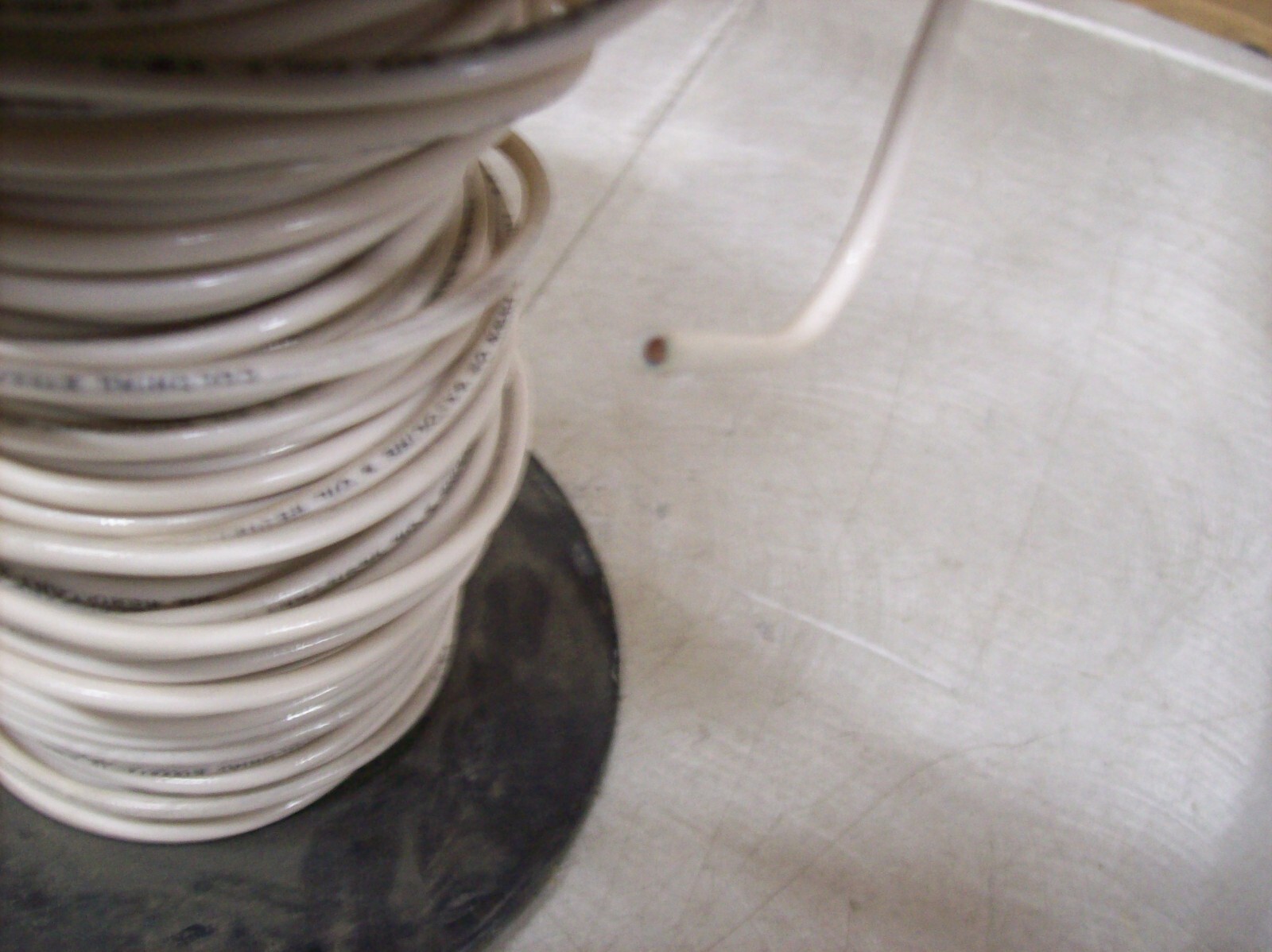 #21) NEW Spool of Electric Wire – 10 Guage Solid 165′ White