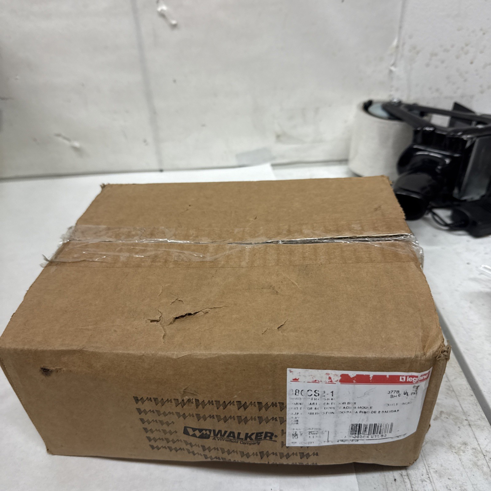 Wiremold 880CS2-1, Iron, 6-Knockout, 2-Gang, Fully Adjustable, Floor Box,