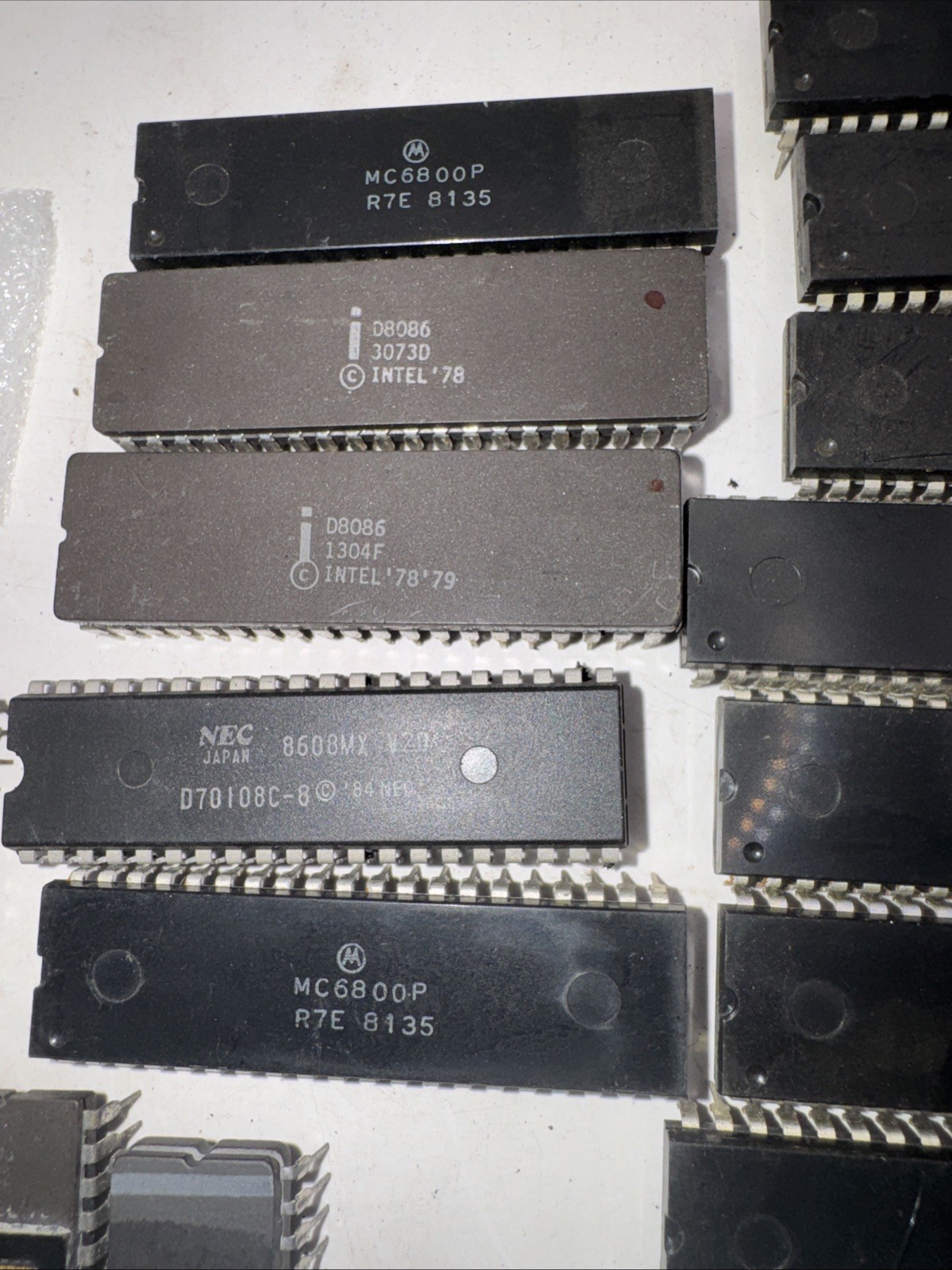LOT of 25 EPROM IC MEMORY CHIPS – VARIOUS NAME BRANDS