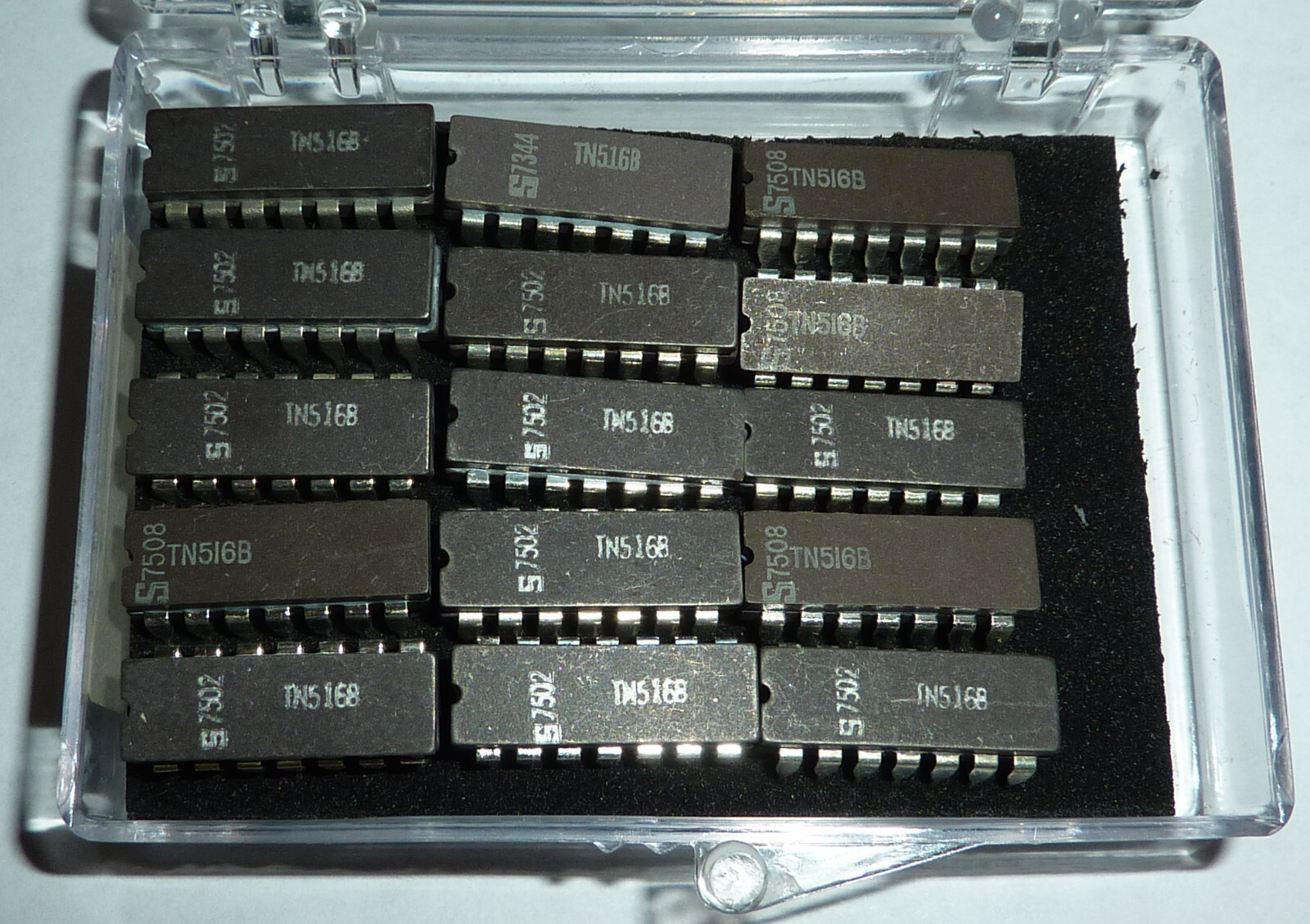 15 Signetics TM516B Ceramic IC’s RARE