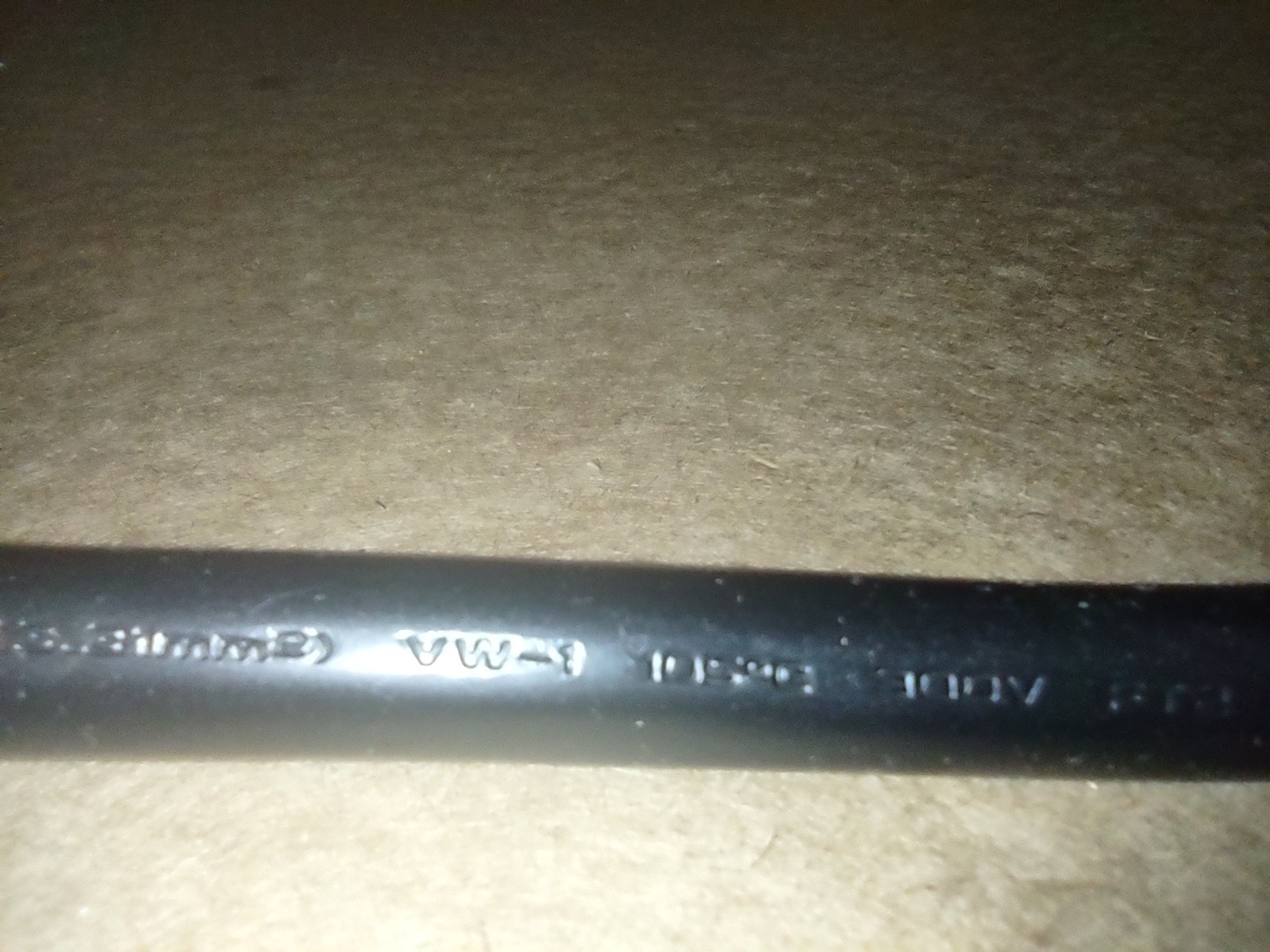 Chau’s SP-520R NEMA L5-20R (E470181) 12 AWG(3.31mm2) [VW-1] 105°C 300v FT2