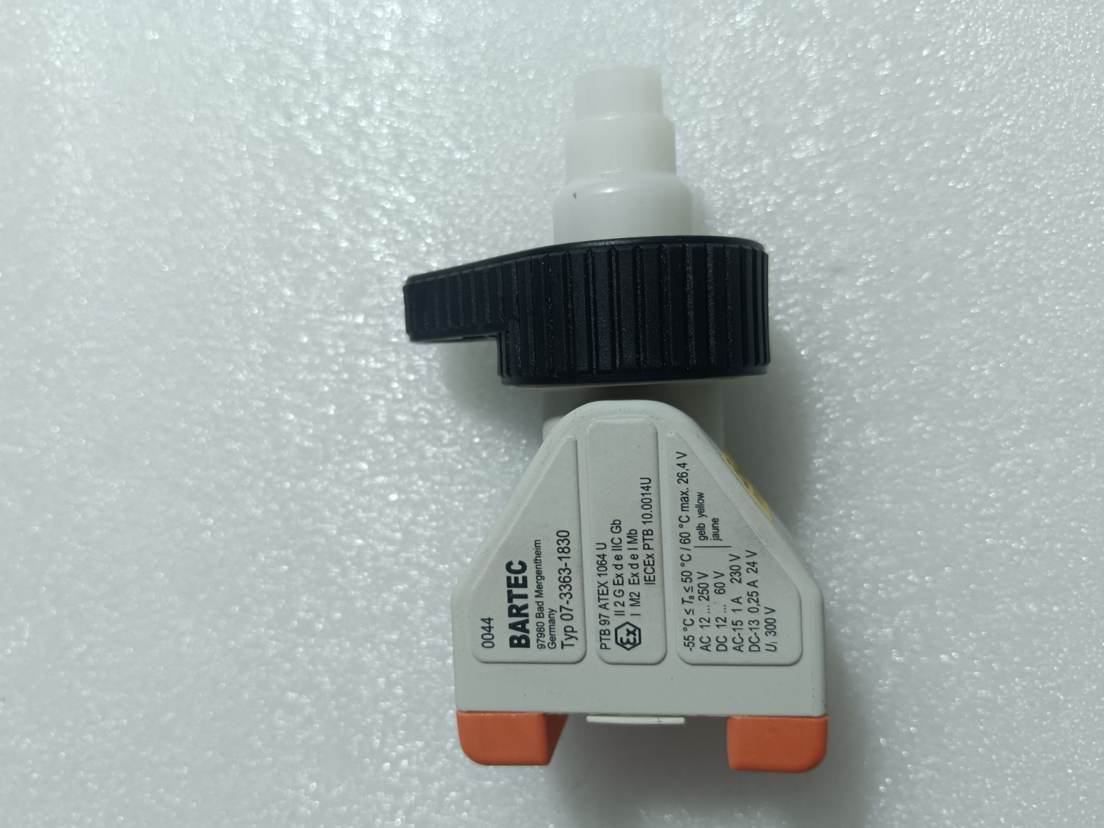 Bartec 07-3363-1830 Illuminated Button With Bartec 05-0003-006700BN Yellow New