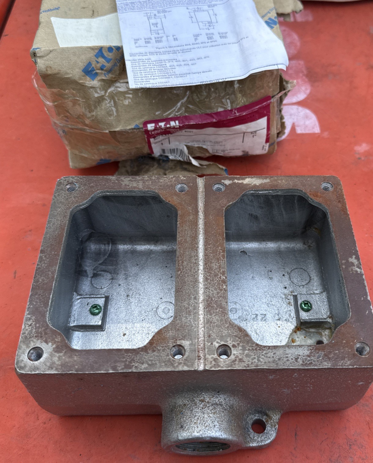 Crouse Hinds – EDS372 – Two-Gang, Dead End Back Box Made Of Feraloy Iron