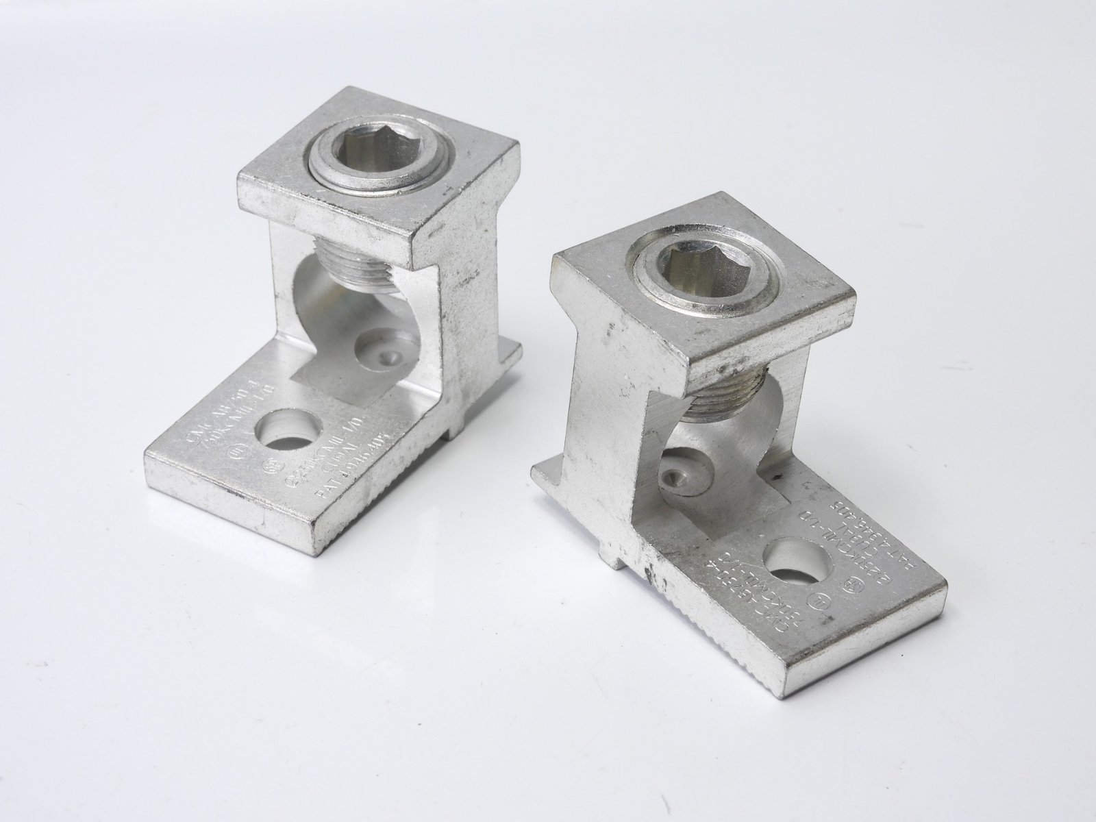 CMC AB-750-4 Solderless Mechanical Lug 750KCMIL-1/0 (Qty 2)