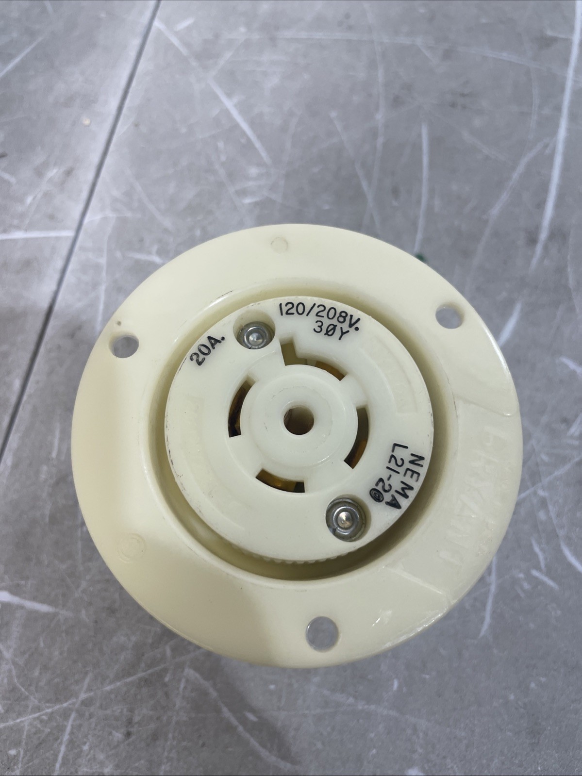 Bryant 71620ER / 71620ER New Opened Box 20A 120/208V 30Y NEMA L21-20
