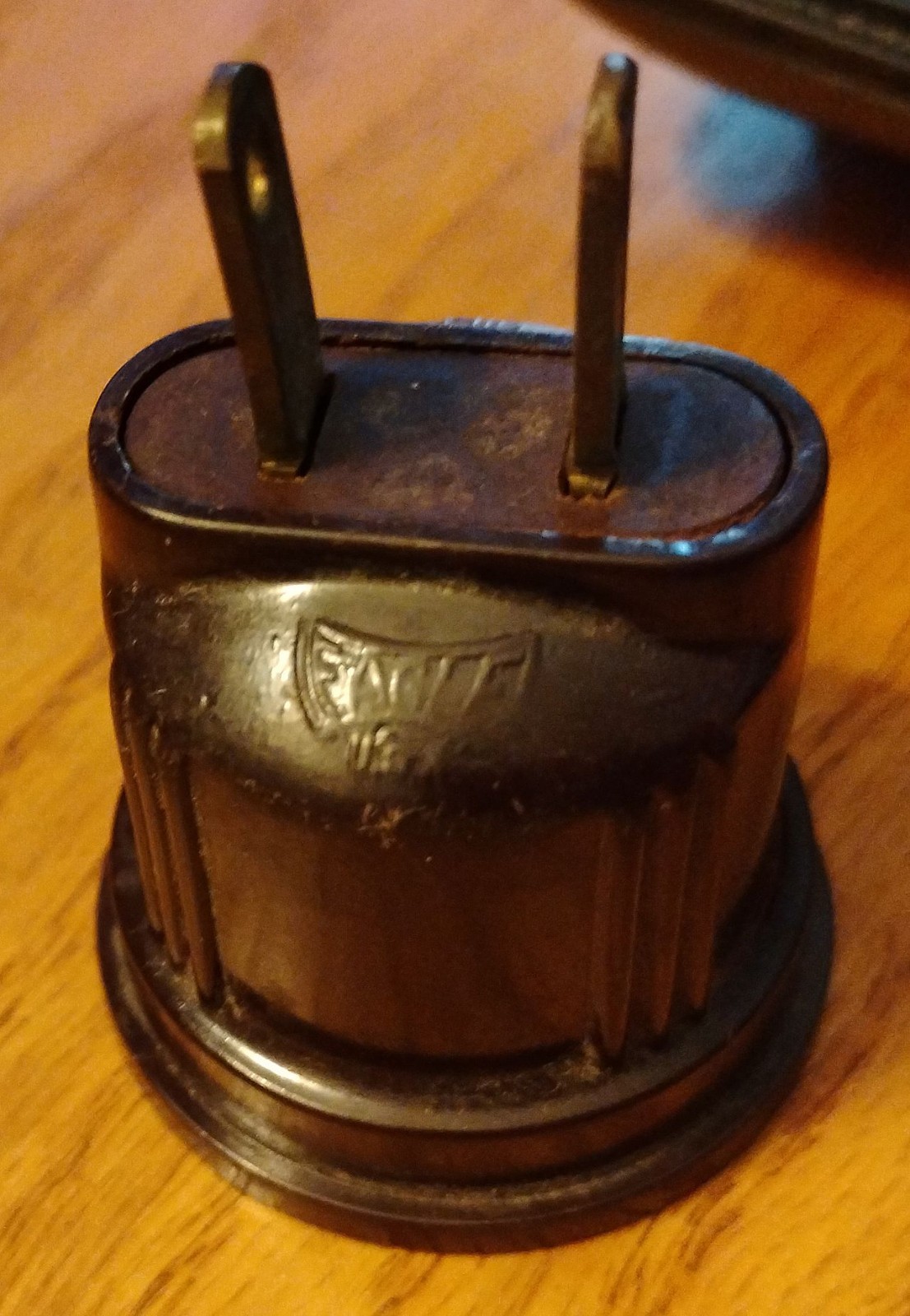 Lot of 5 Various Vintage Bakelite Electrical Items Bell Electric Co, Eagle USA