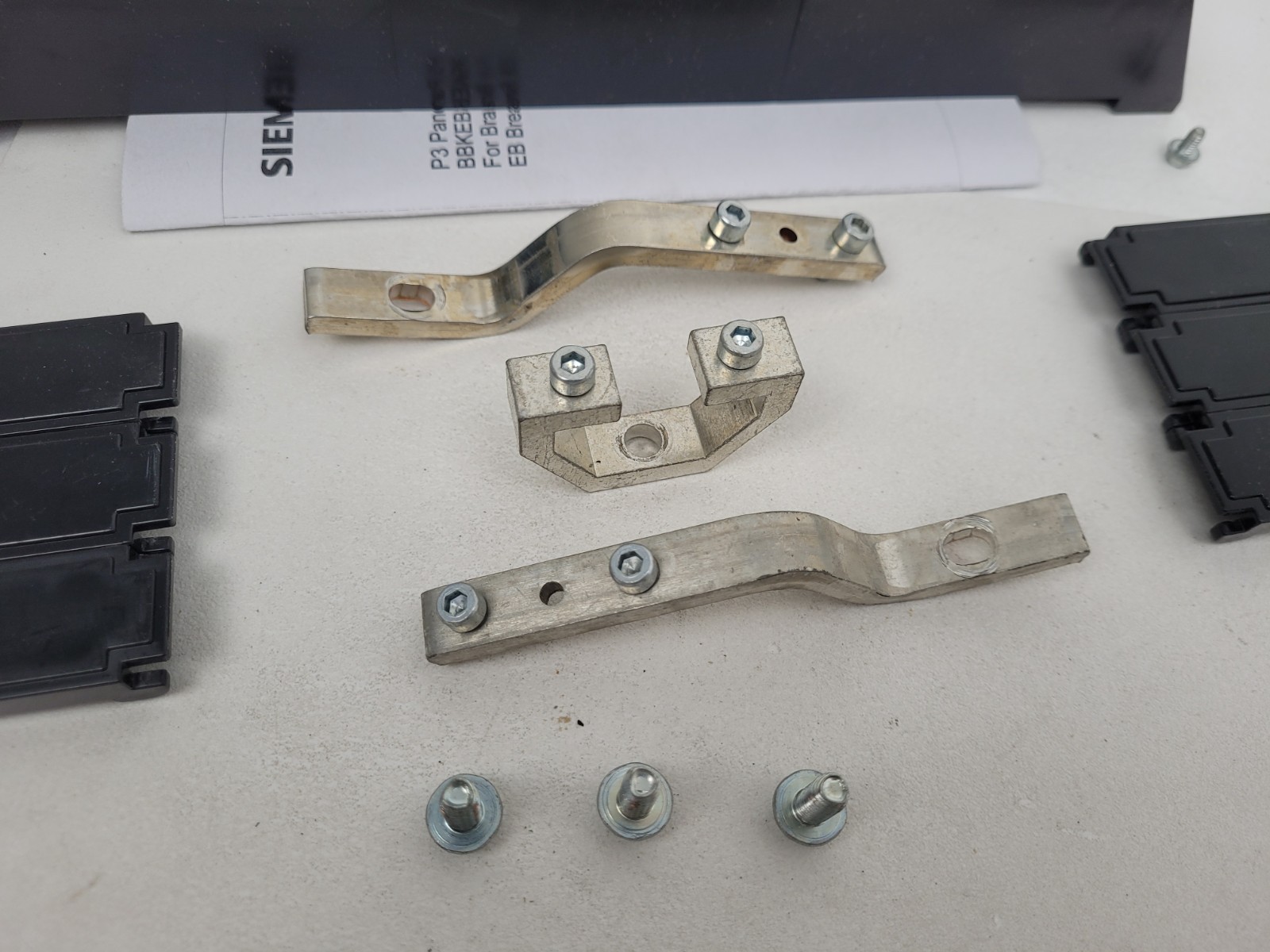 BBKEB32 Siemens P3 Branch Mount Kit For EB Frame – Next Day Option