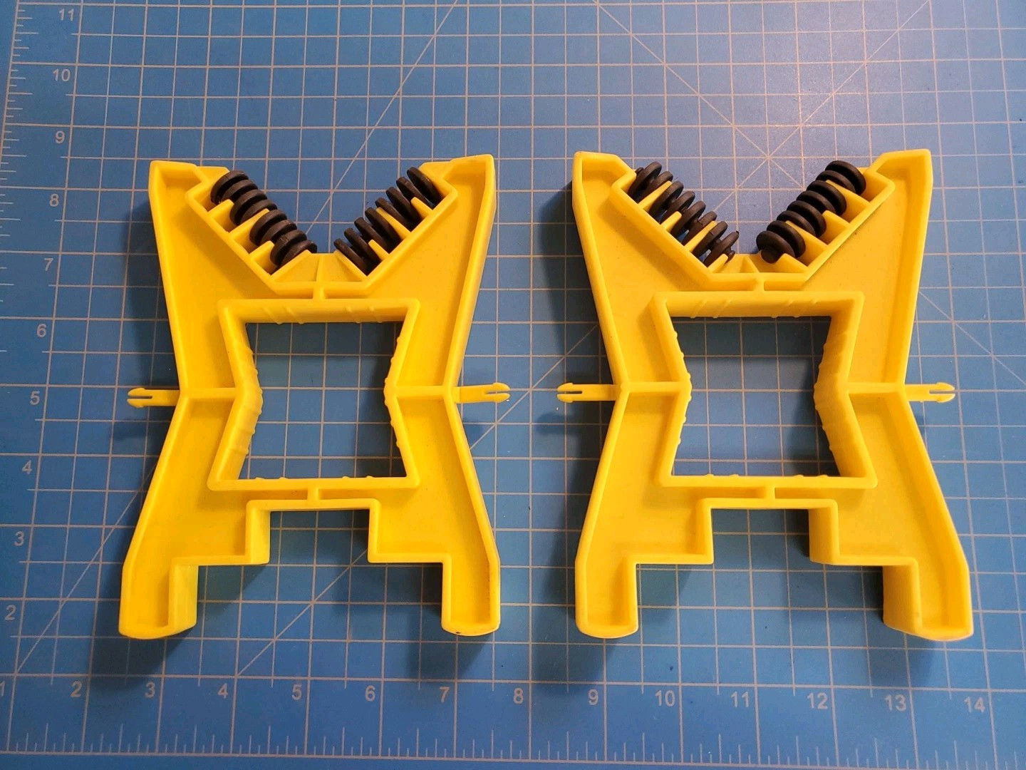 2 ROLLER GUIDE BRACE BRACKET YELLOW PLASTIC 6-1/2″ H 4-13/16 W 3/4″ T 1-5/8″