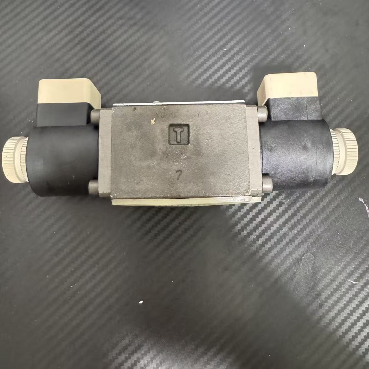 1PCS New For ATOS Solenoid Valve DHI-0714 23 DC24V