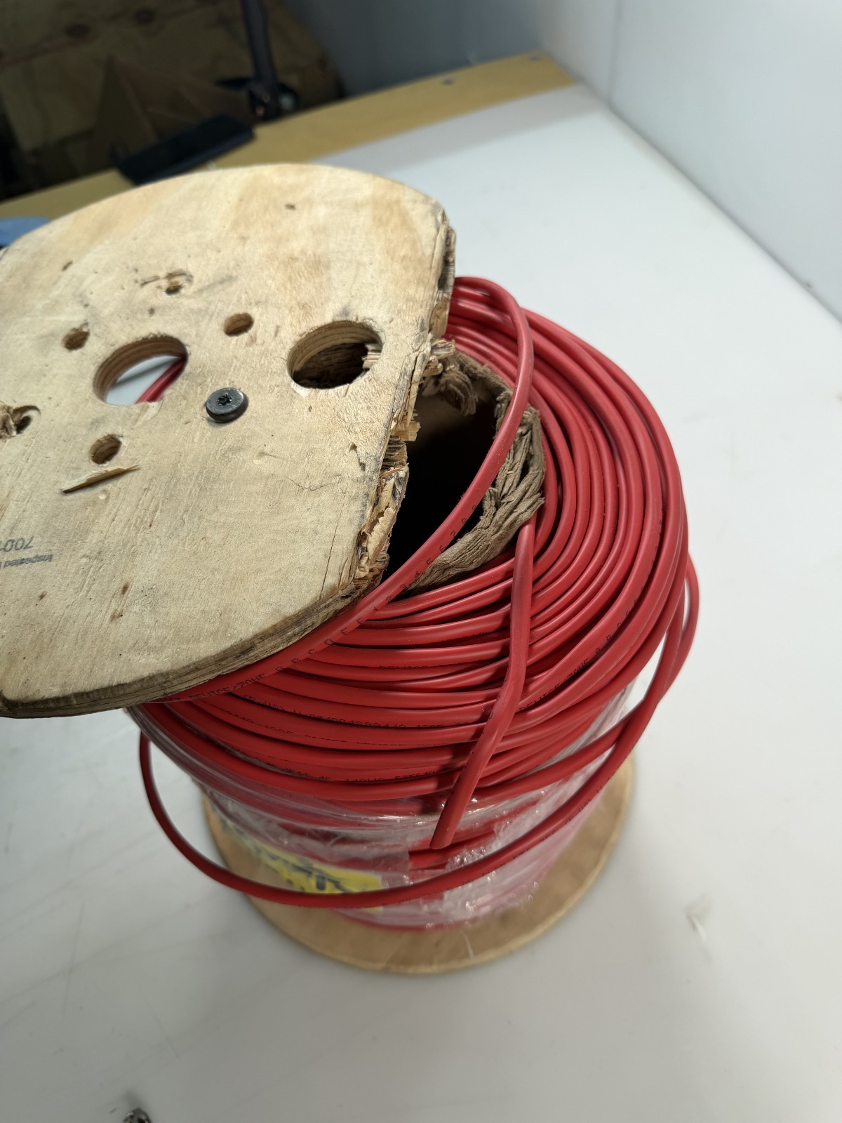 Honeywell Genesis Plenum 14/4 Solid Wire Unshielded Cable 1000Ft 45141004 Red