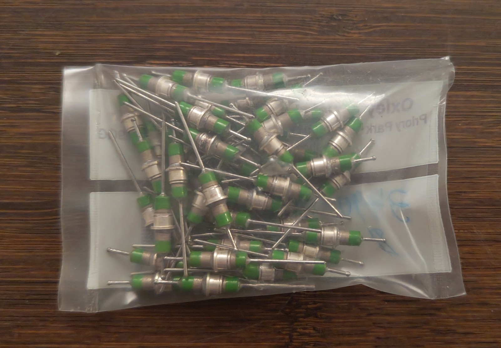 50x NEW Oxley SLT/P/680 680pF 200V 10A Pi Feedthrough EMI Filter Capacitors NOS