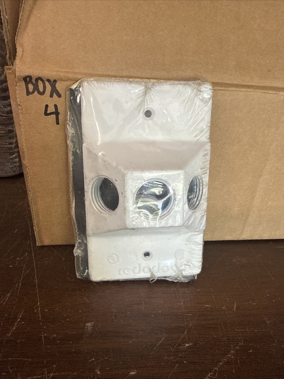 Red Dot DLC-31-WH Dry-Tite Three Hole Lampholder Cover 1/2”